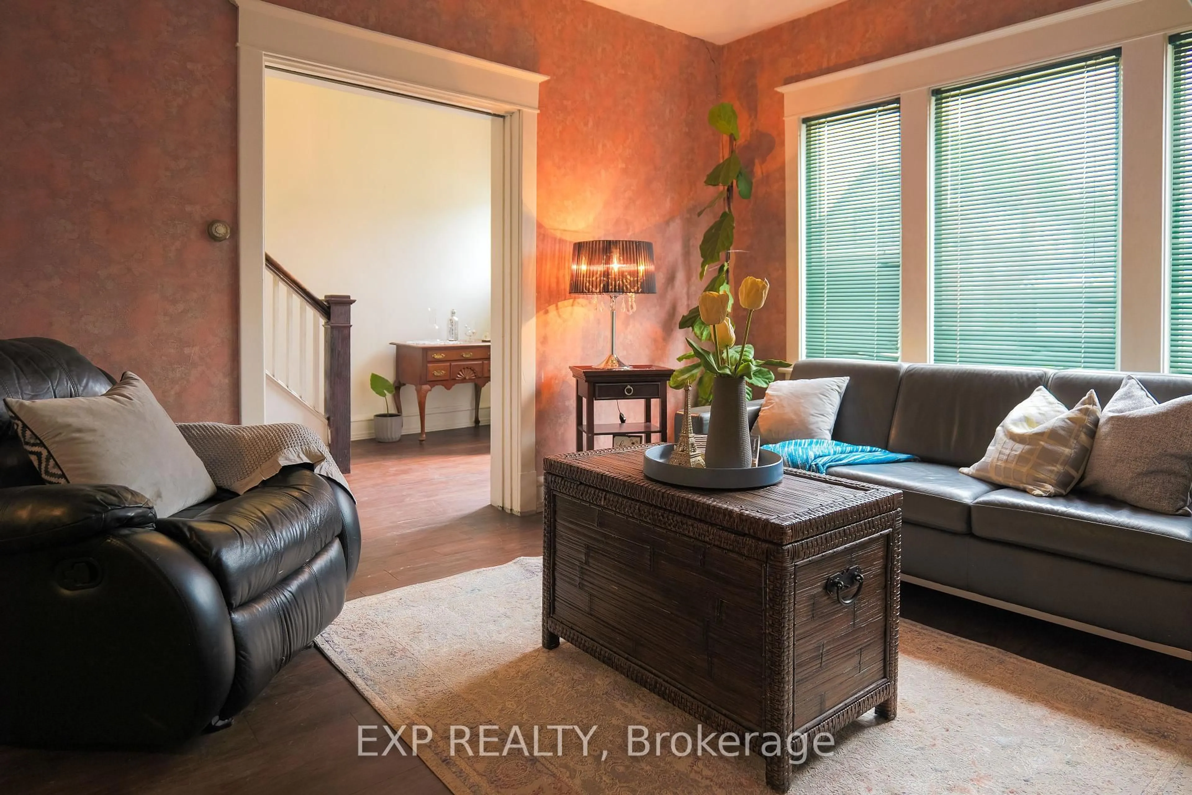 Living room with furniture, ceramic/tile floor for 111 Park Row, Hamilton Ontario L8H 4E5