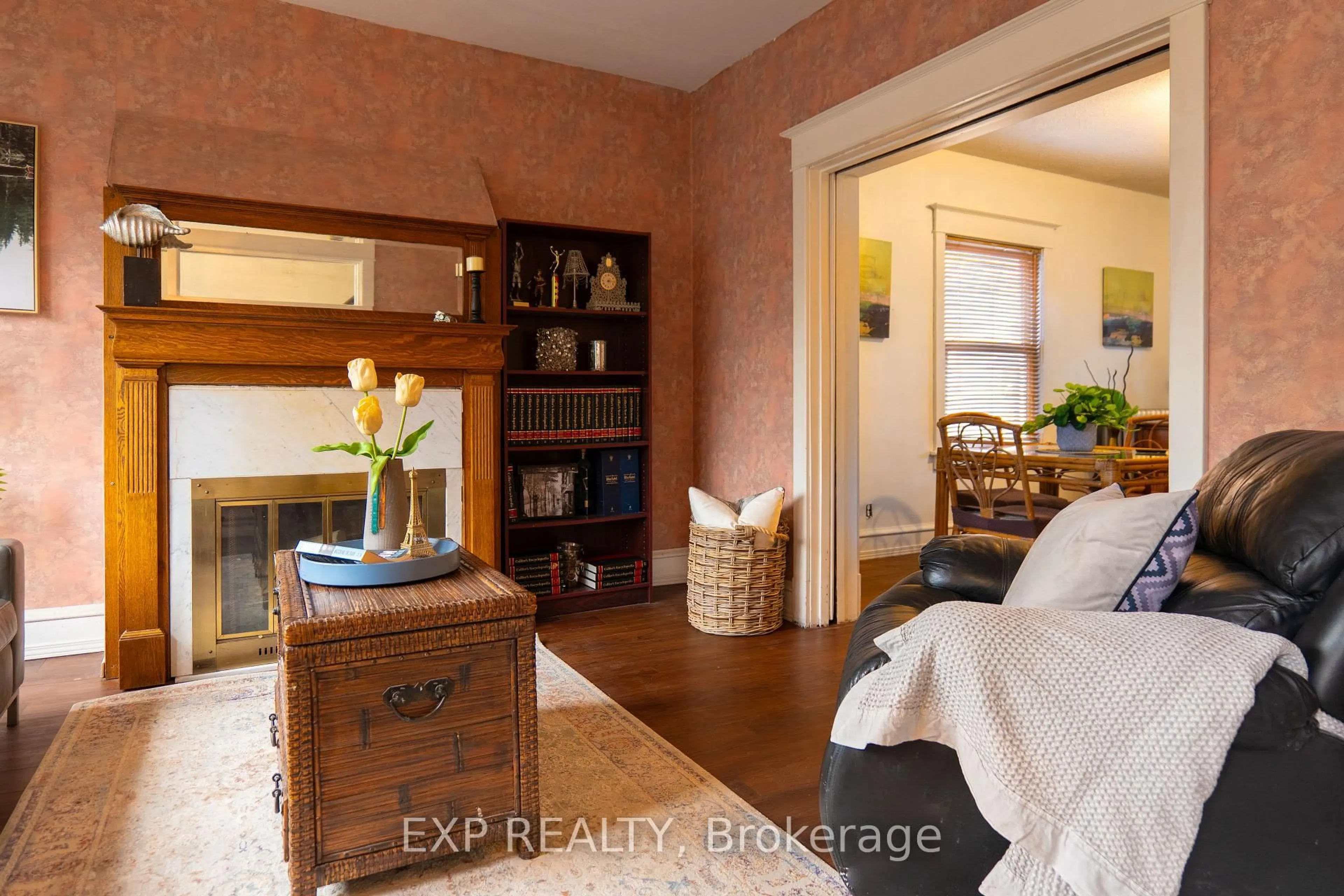 Unknown for 111 Park Row, Hamilton Ontario L8H 4E5