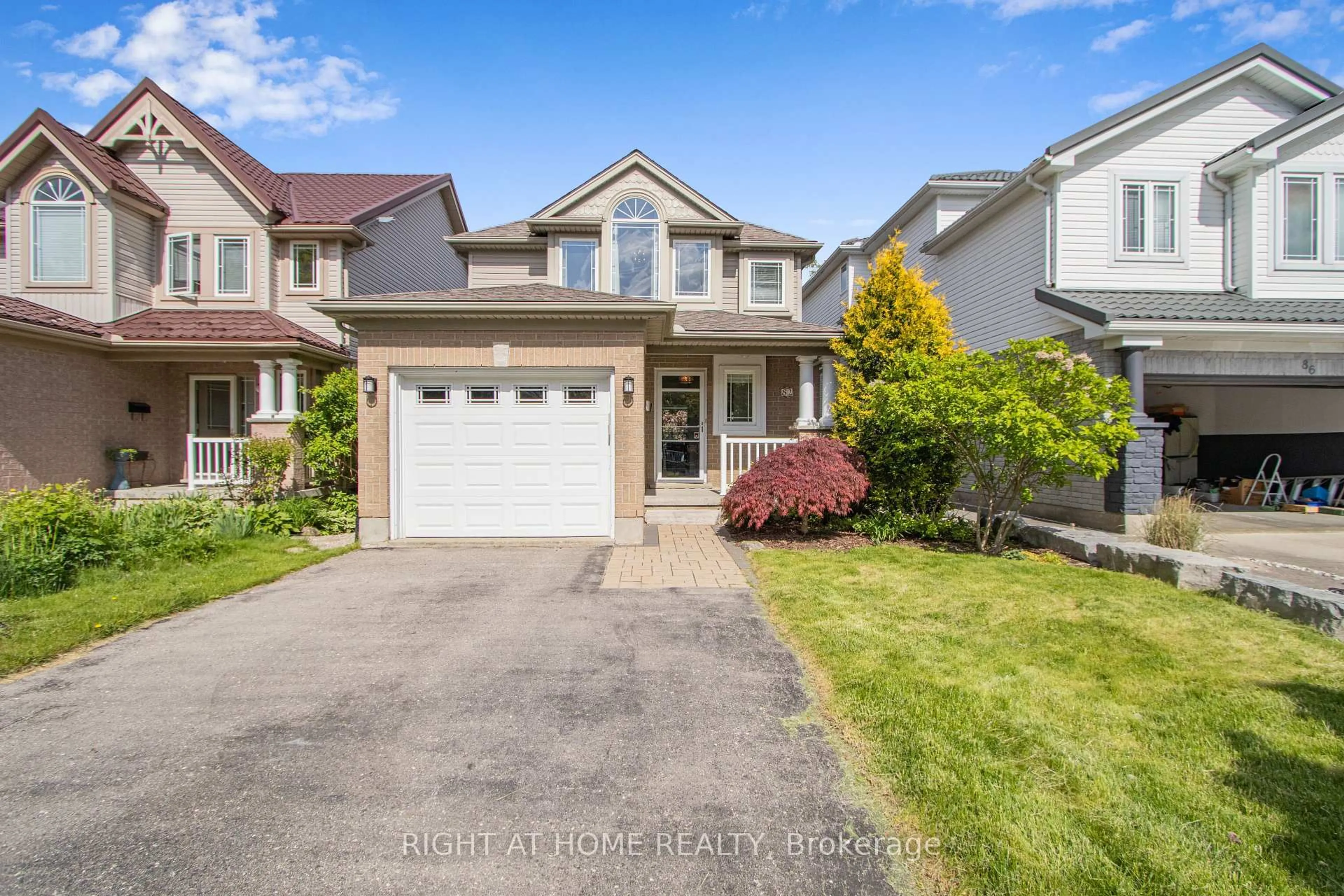 Home with vinyl exterior material, street for 82 Rossmore Crt, London South Ontario N6C 6B8