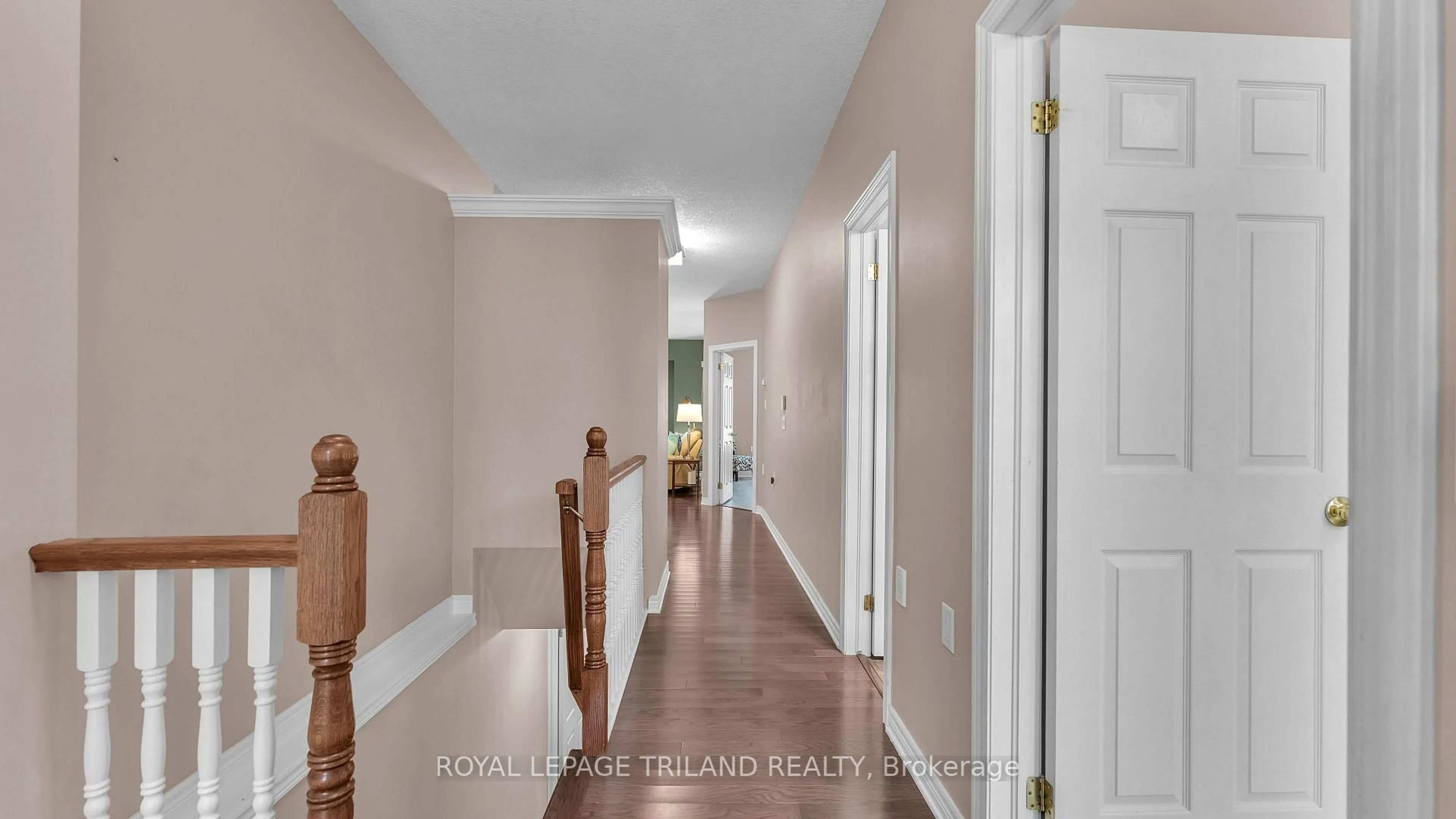 Indoor entryway for 1574 RICHMOND St #28, London North Ontario N6G 5H7