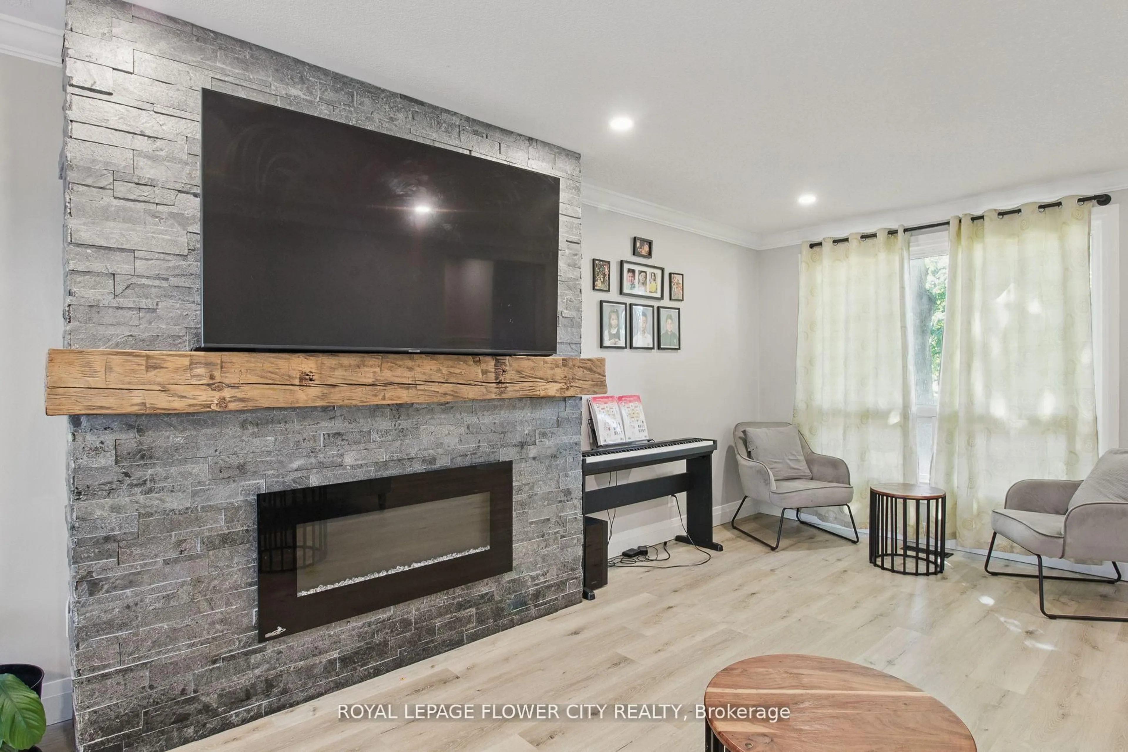 Home theater for 151 Gateshead Cres #129, Hamilton Ontario L8G 3W1
