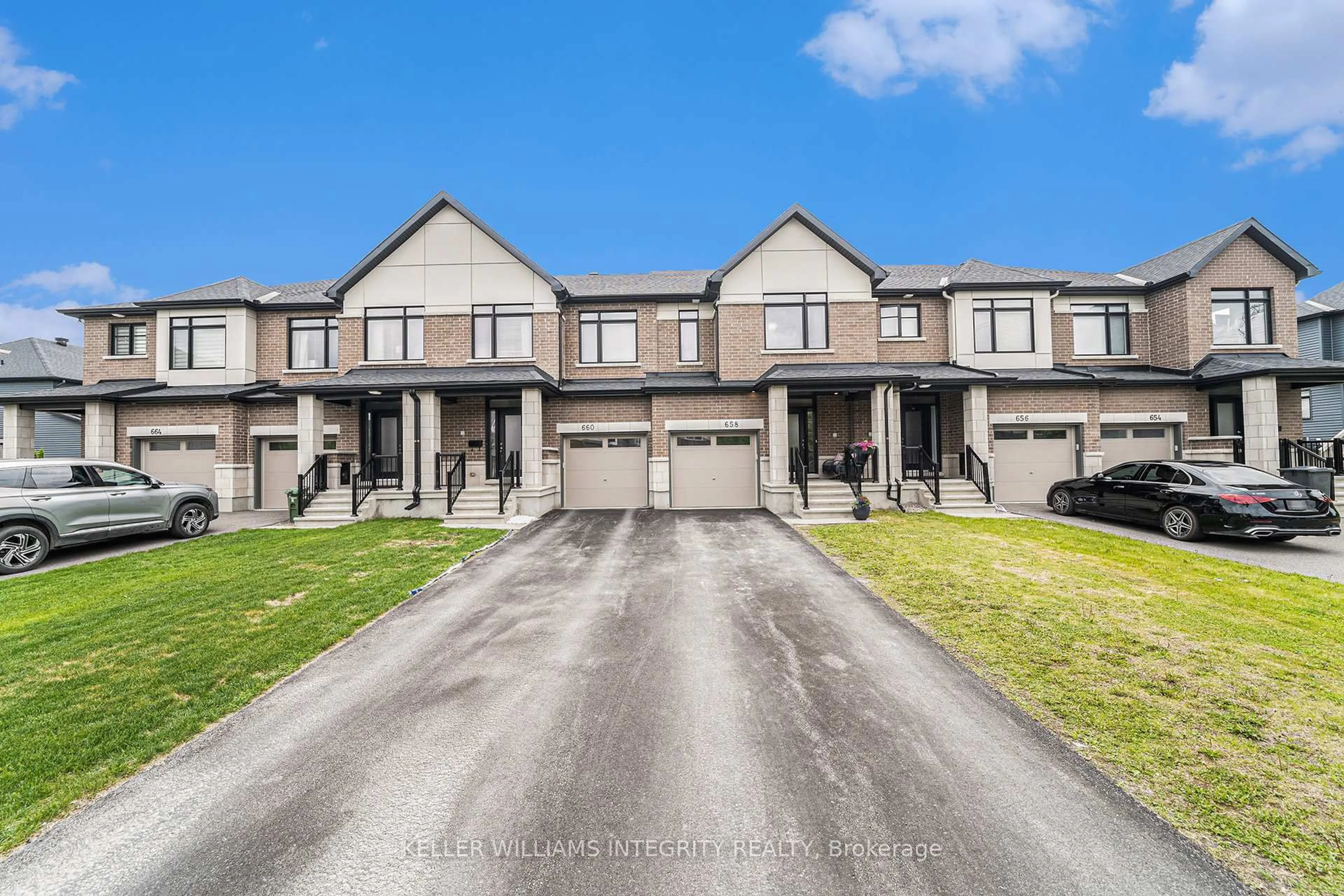 A pic from outside/outdoor area/front of a property/back of a property/a pic from drone, street for 658 Putney Cres, Ottawa Ontario K2S 2N7