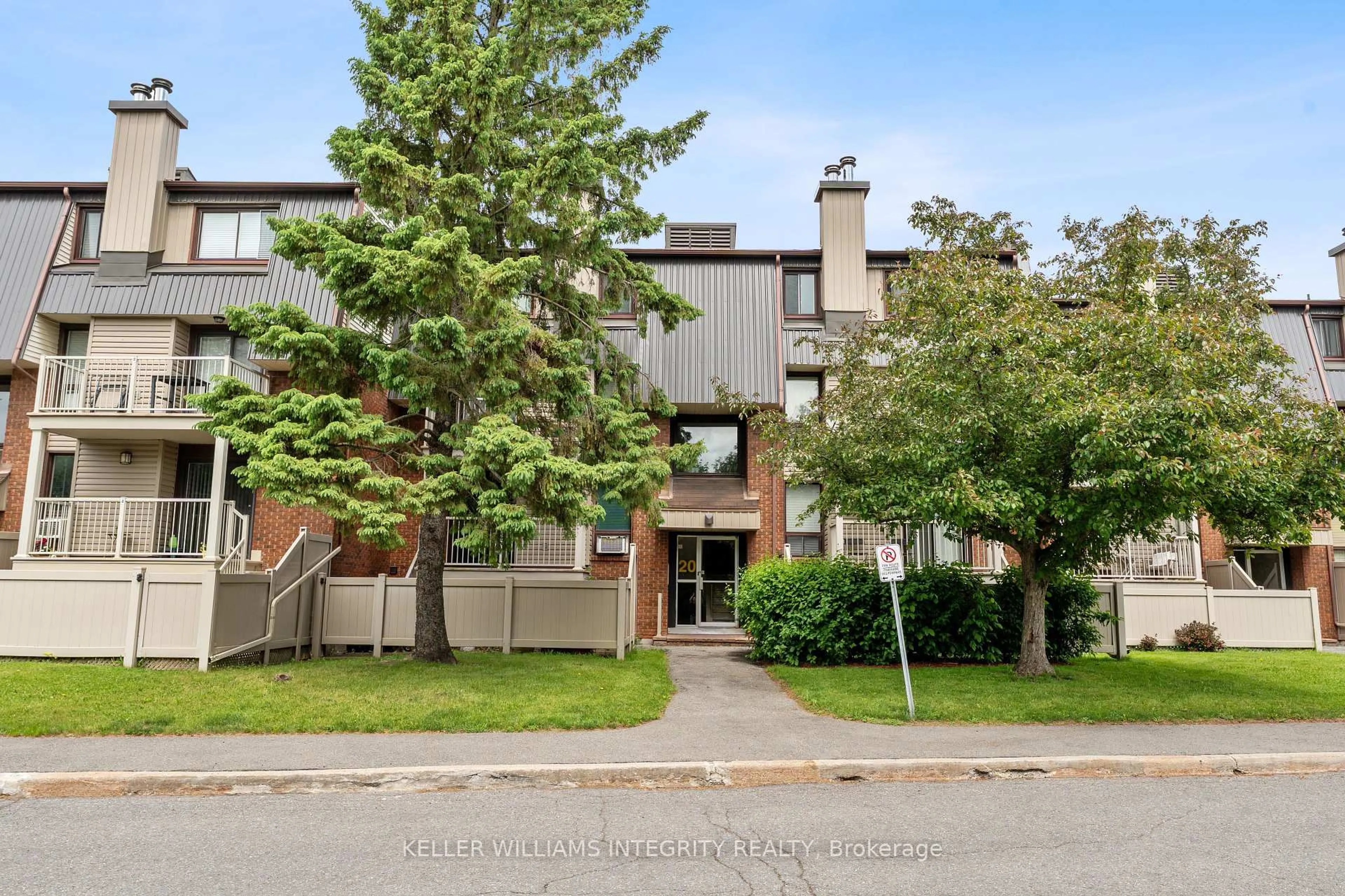 Unknown for 20 Sweetbriar Circ #4, Ottawa Ontario K2J 2K4