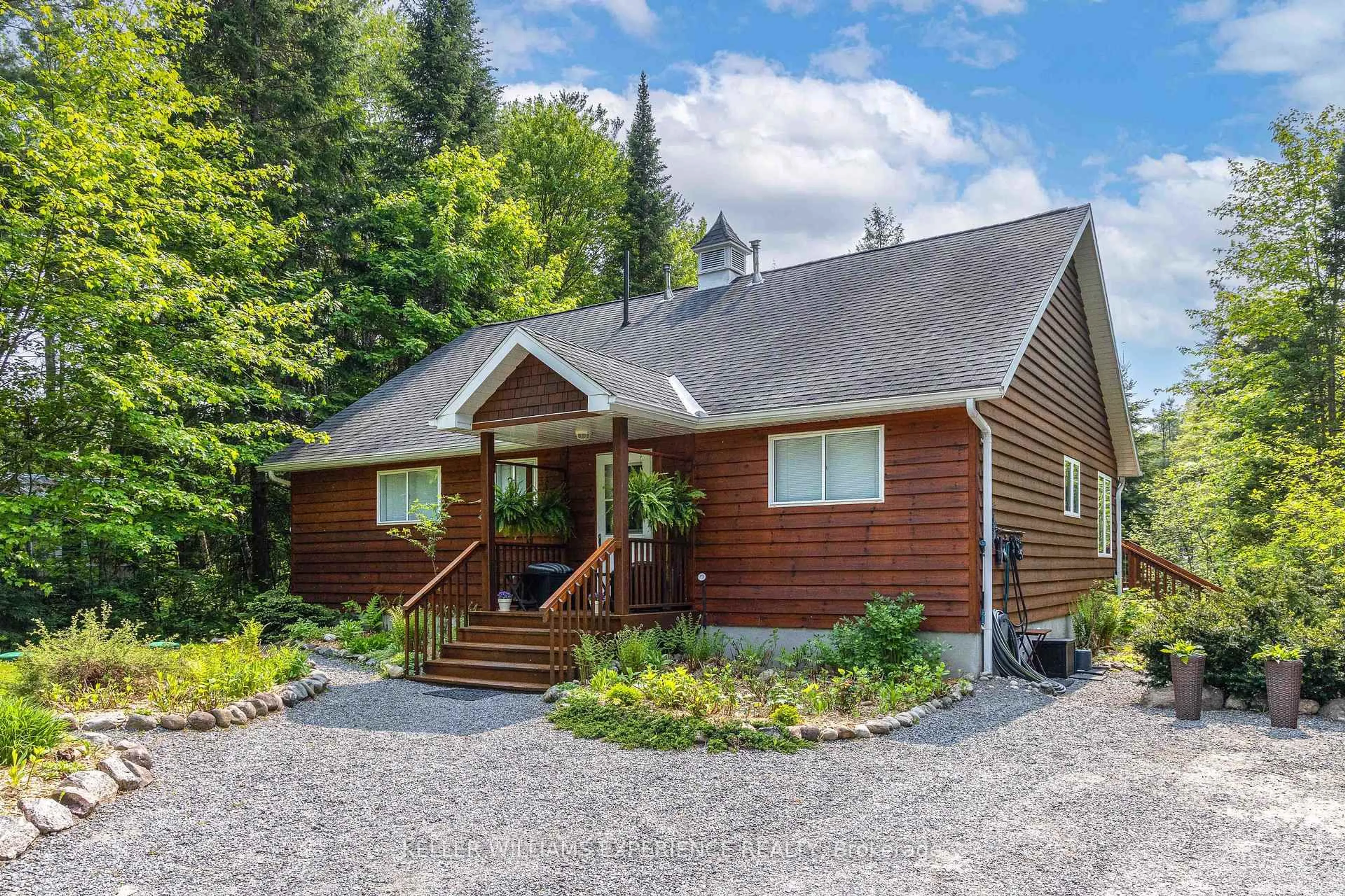 Home with vinyl exterior material, unknown for 1065 Forrester Tr, Bracebridge Ontario P1L 1W9