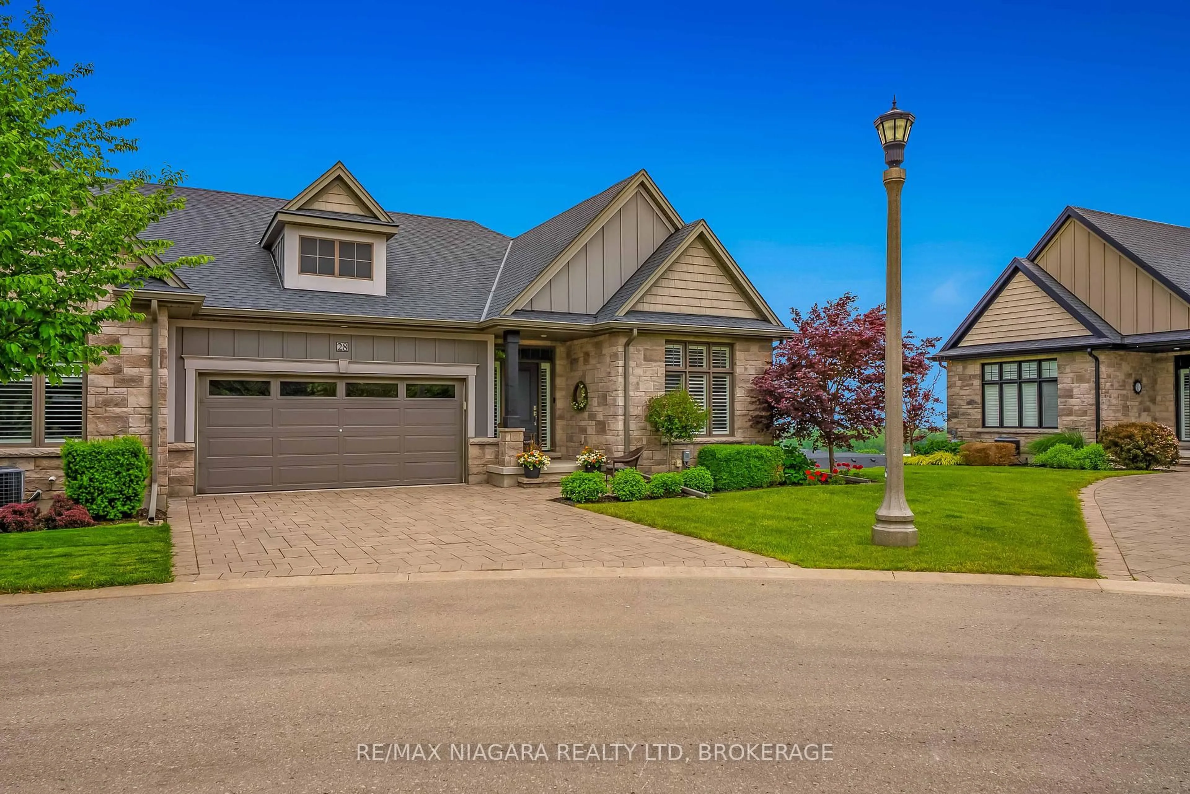 Home with brick exterior material, unknown for 28 Ridgeview Cres, Niagara-on-the-Lake Ontario L0S 1J1