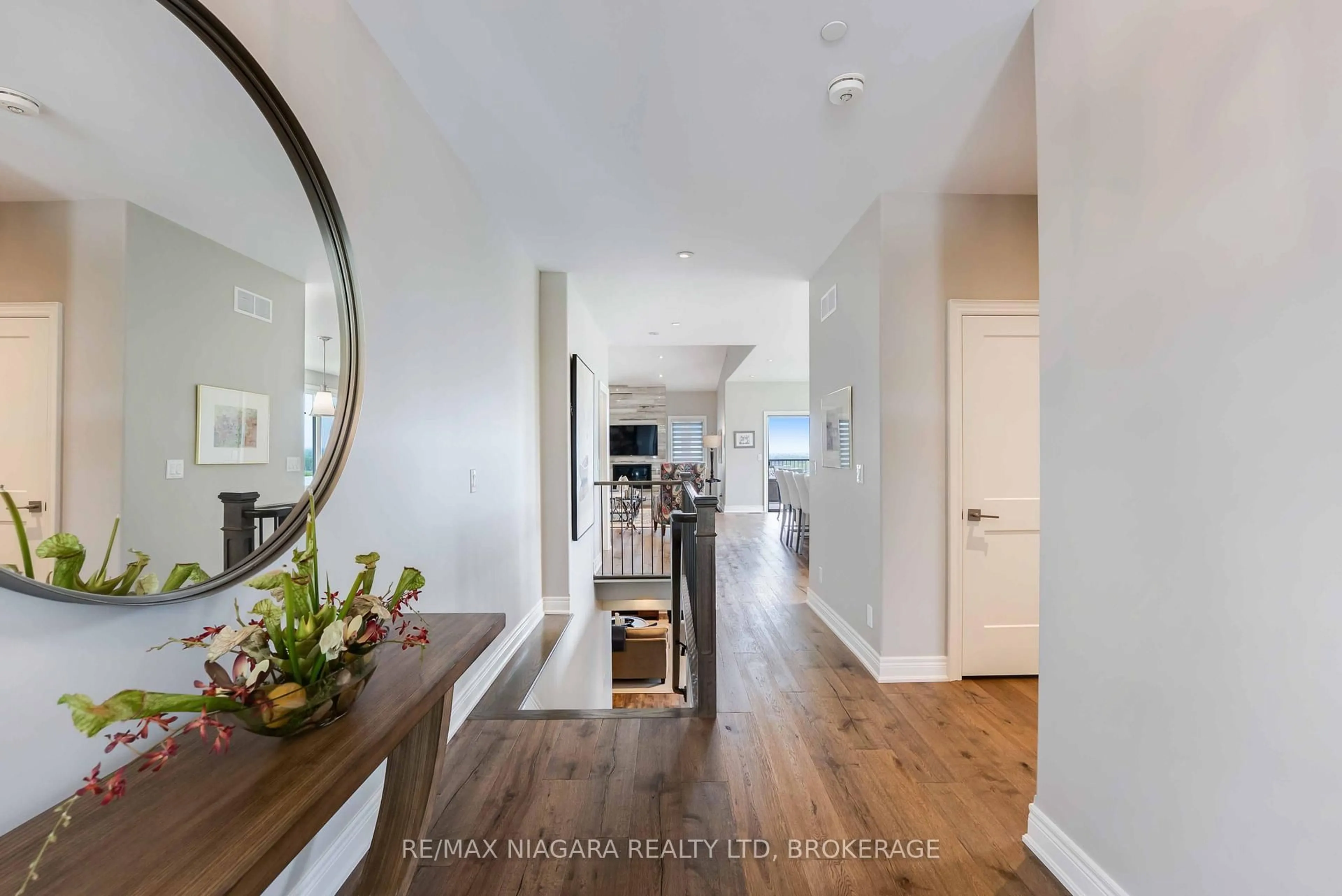 Indoor entryway for 28 Ridgeview Cres, Niagara-on-the-Lake Ontario L0S 1J1