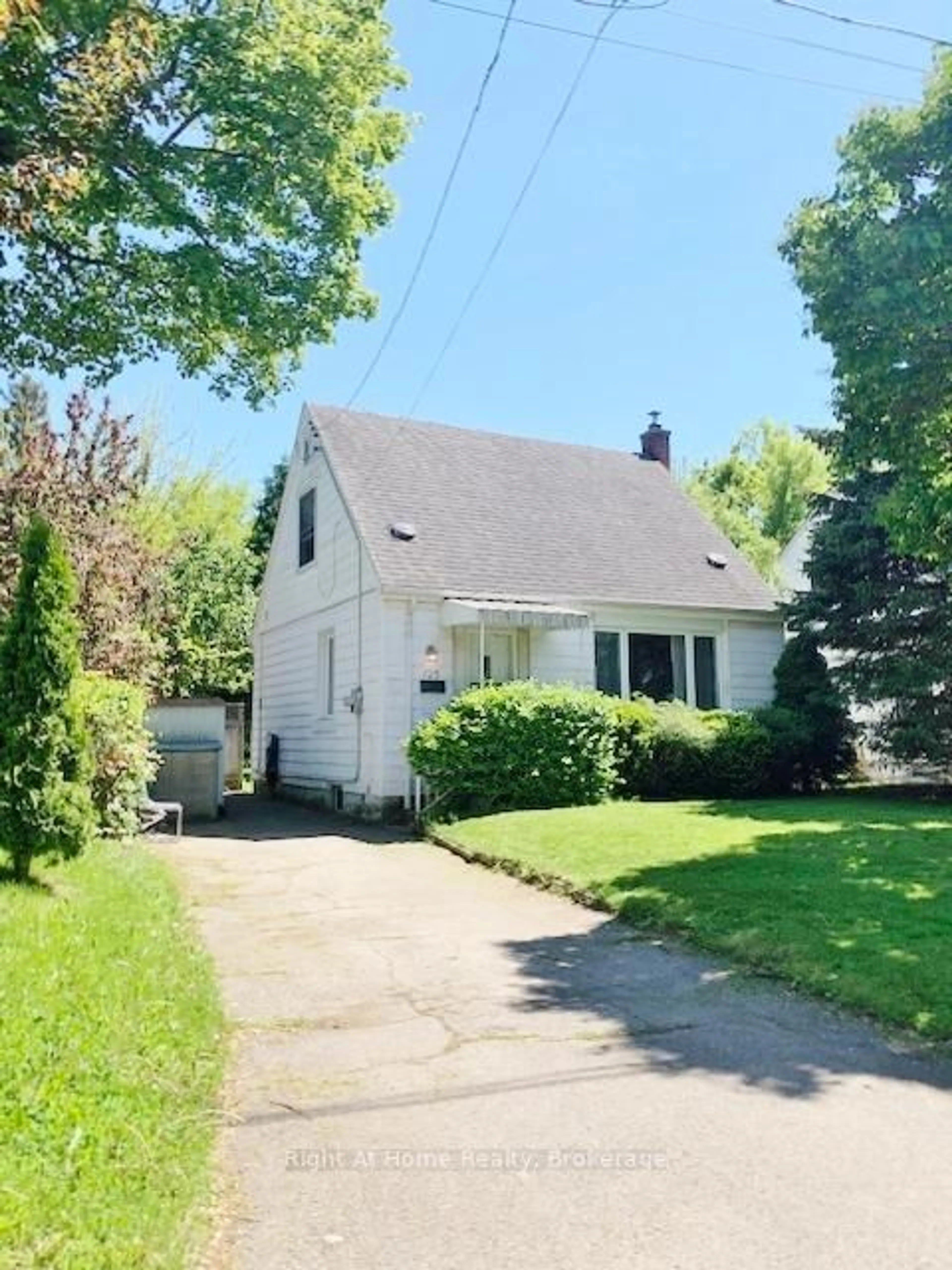 Unknown for 125 Gary Ave, Hamilton Ontario L8S 1Y4