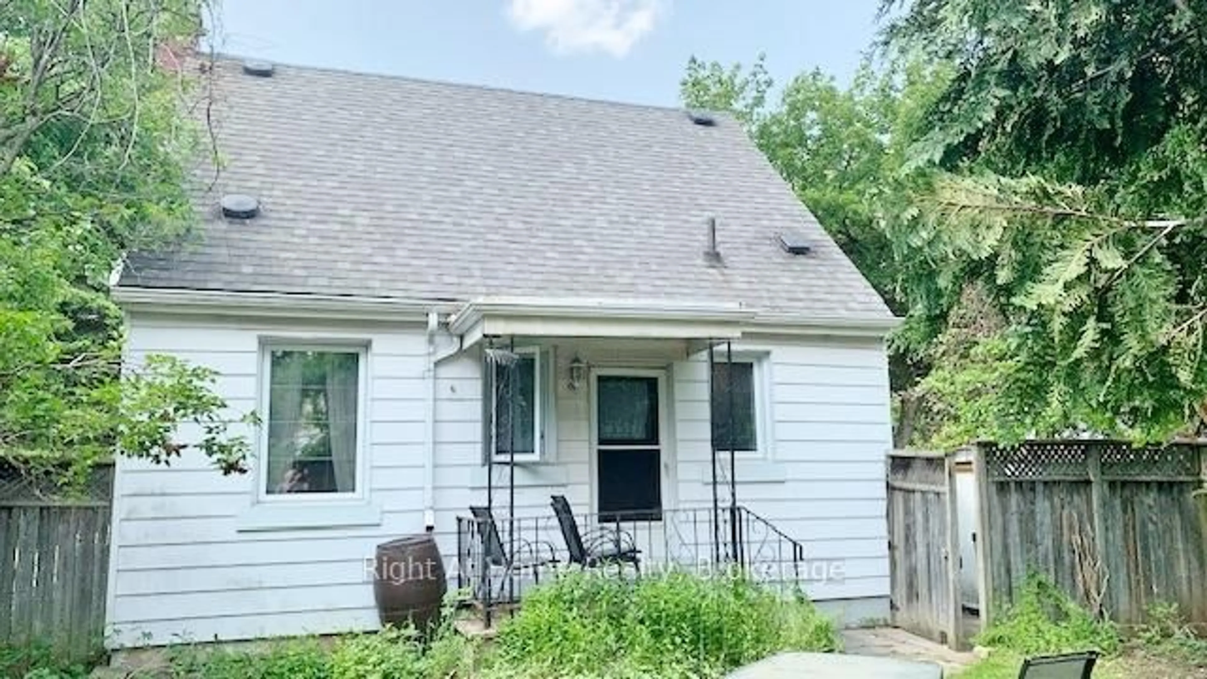 Unknown for 125 Gary Ave, Hamilton Ontario L8S 1Y4