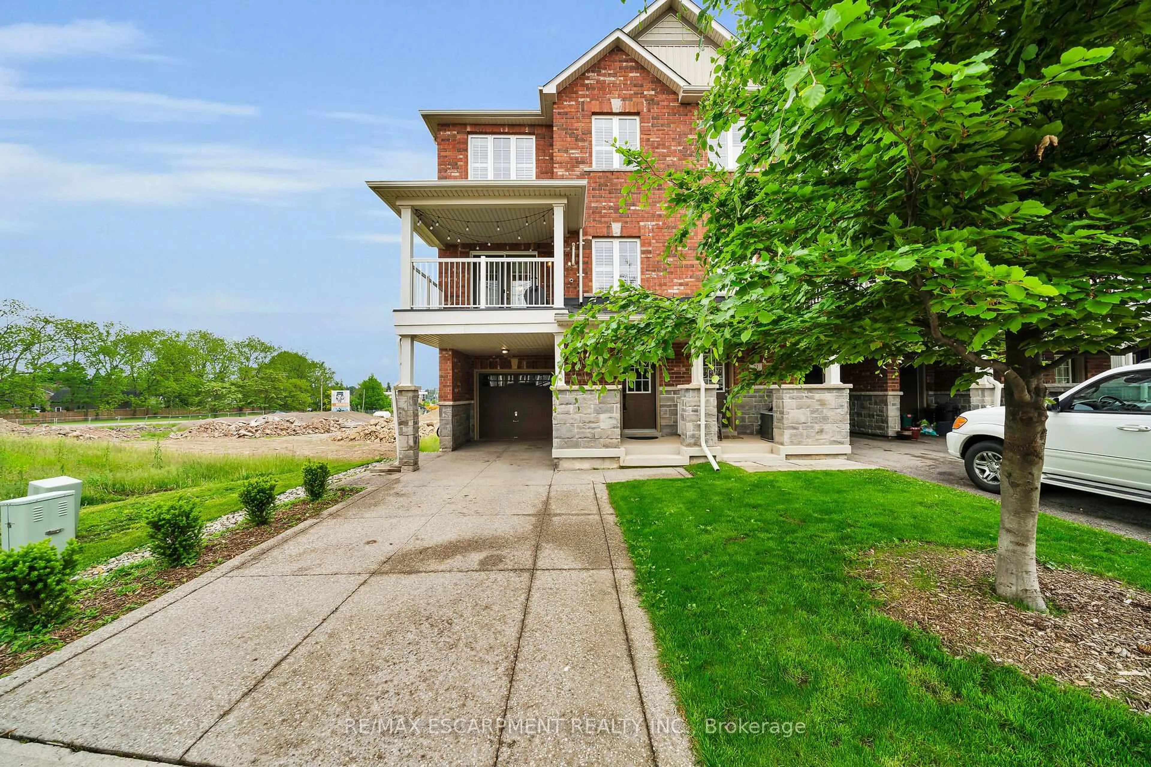 Home with brick exterior material, street for 19 Nisbet Blvd, Hamilton Ontario L8B 0T1