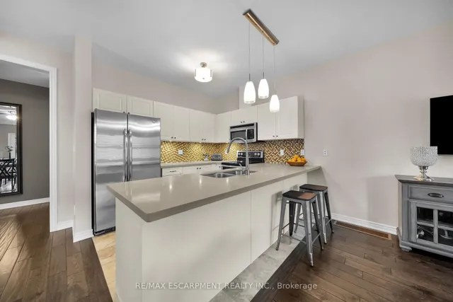Additional property image - 19 Nisbet Blvd
