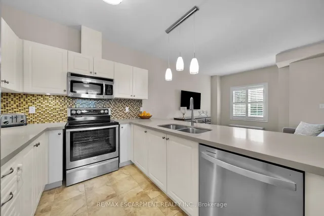 Additional property image - 19 Nisbet Blvd