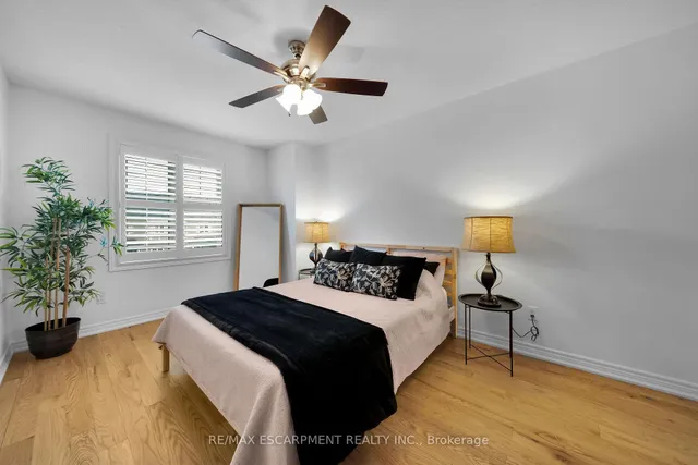 Additional property image - 19 Nisbet Blvd