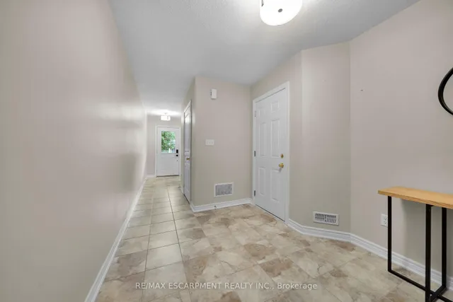 Additional property image - 19 Nisbet Blvd