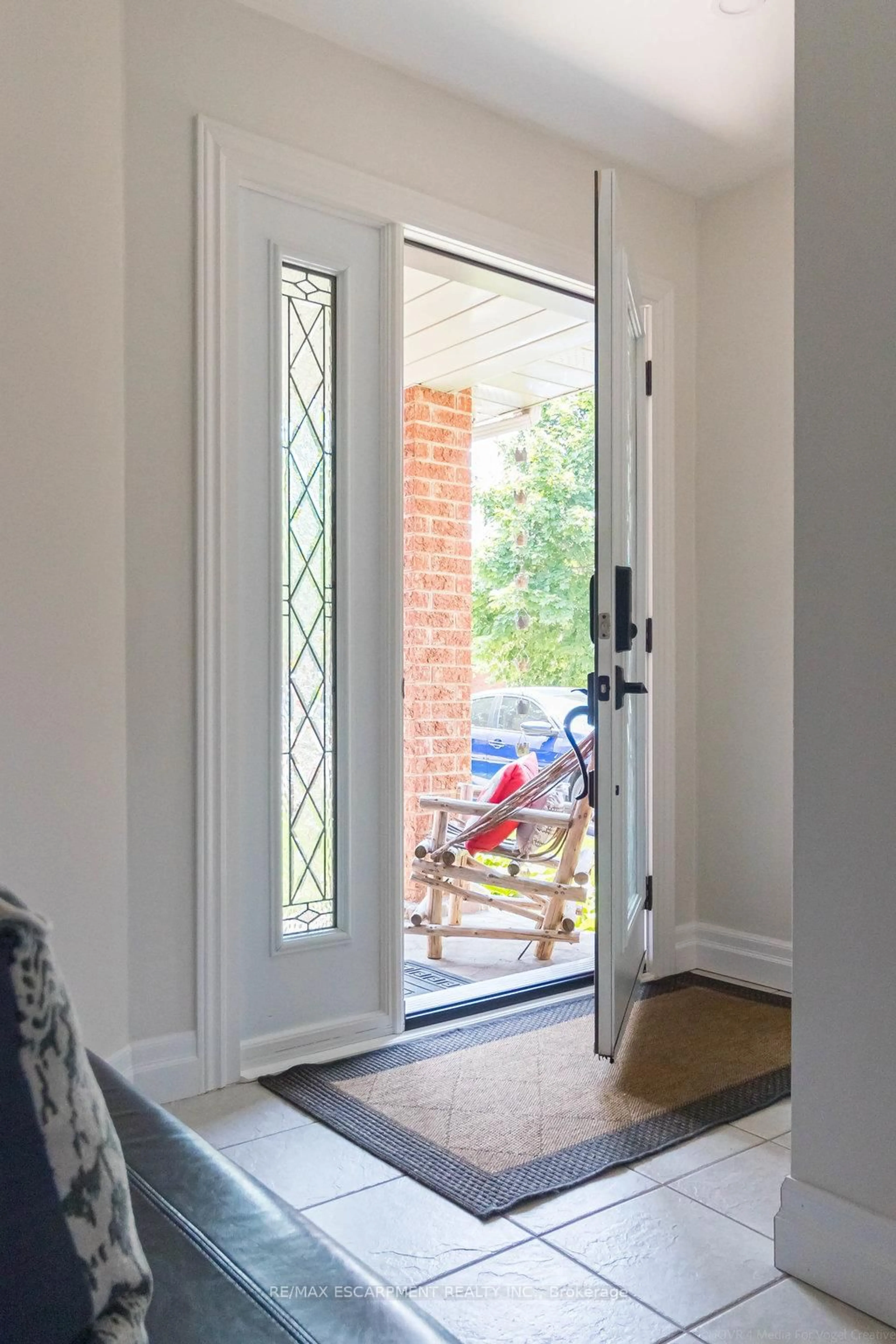 Indoor entryway for 47 Ryans Way, Hamilton Ontario L8B 1B4