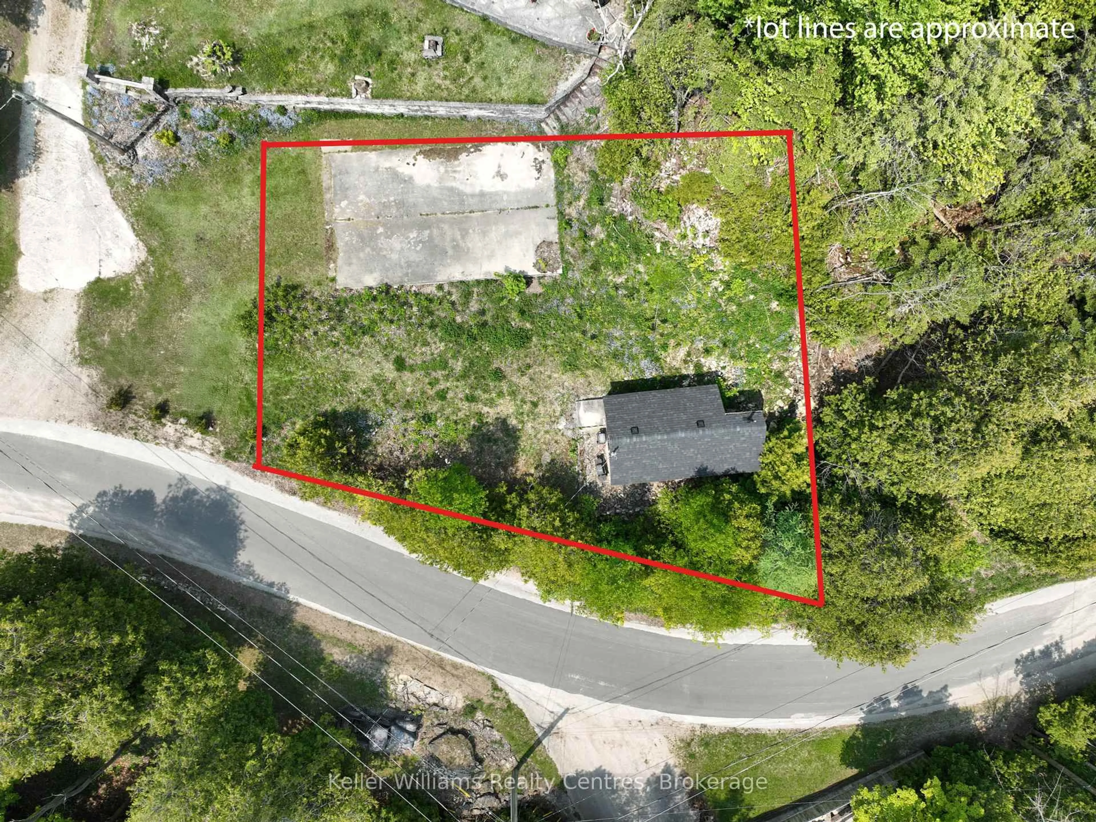A pic from outside/outdoor area/front of a property/back of a property/a pic from drone, street for 79 Whippoorwill Rd, Northern Bruce Peninsula Ontario N0H 1W0