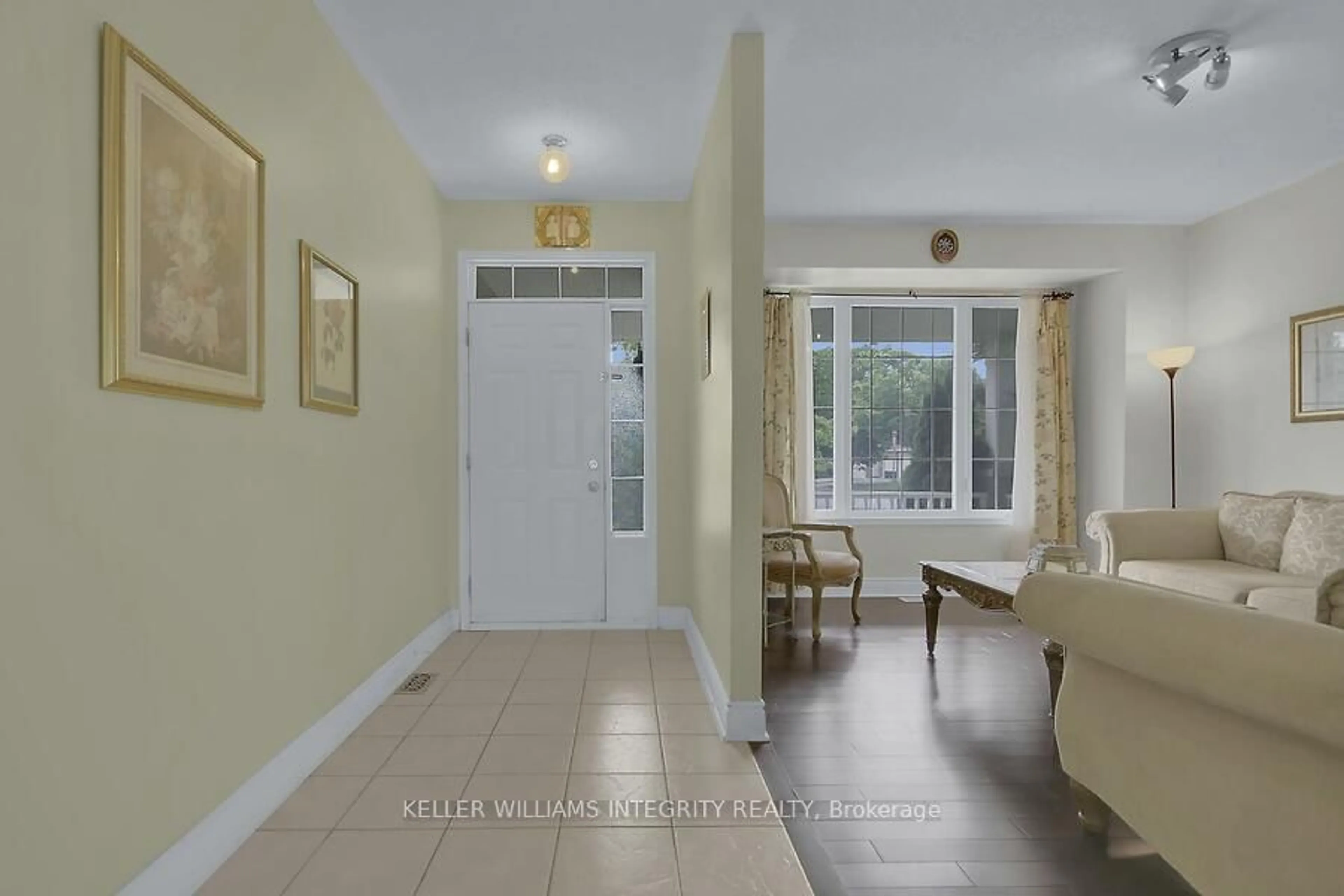 Indoor entryway for 59 Sawyer Way, Ottawa Ontario K2M 2X3