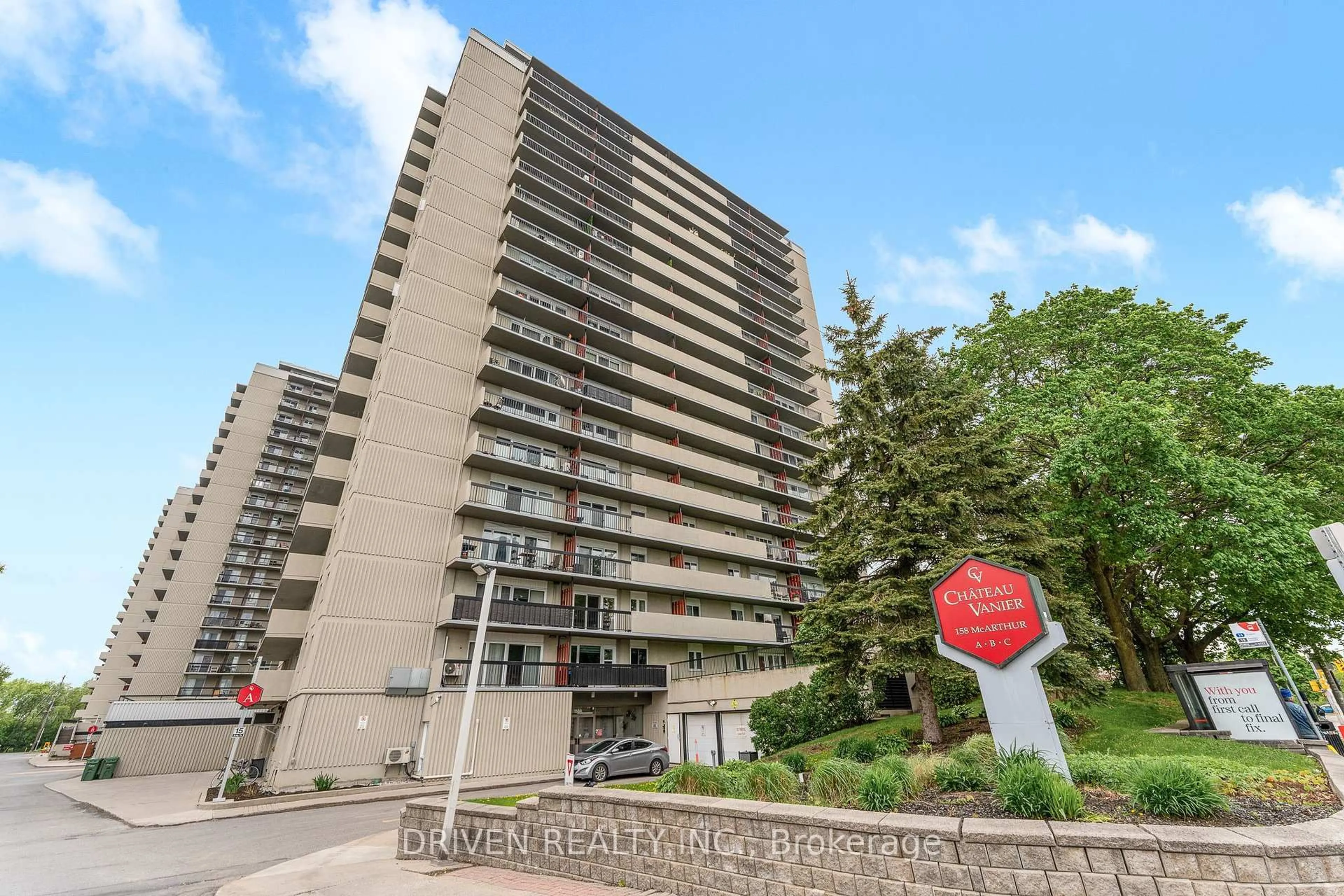 Unknown for 158A McArthur Ave #404, Ottawa Ontario K1L 7E7