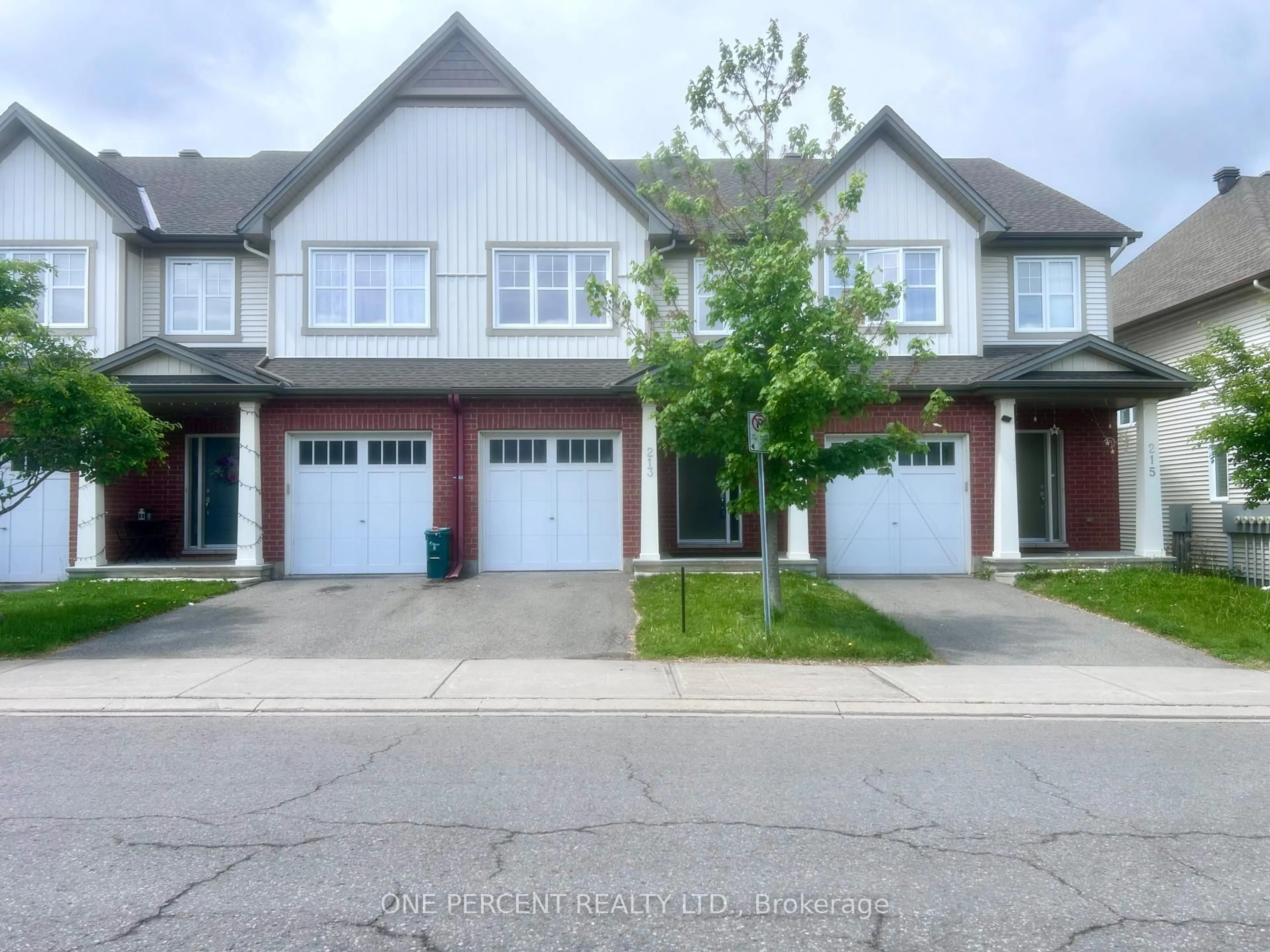A pic from outside/outdoor area/front of a property/back of a property/a pic from drone, street for 213 Via San Marino St, Cornwall Ontario K6H 5R6