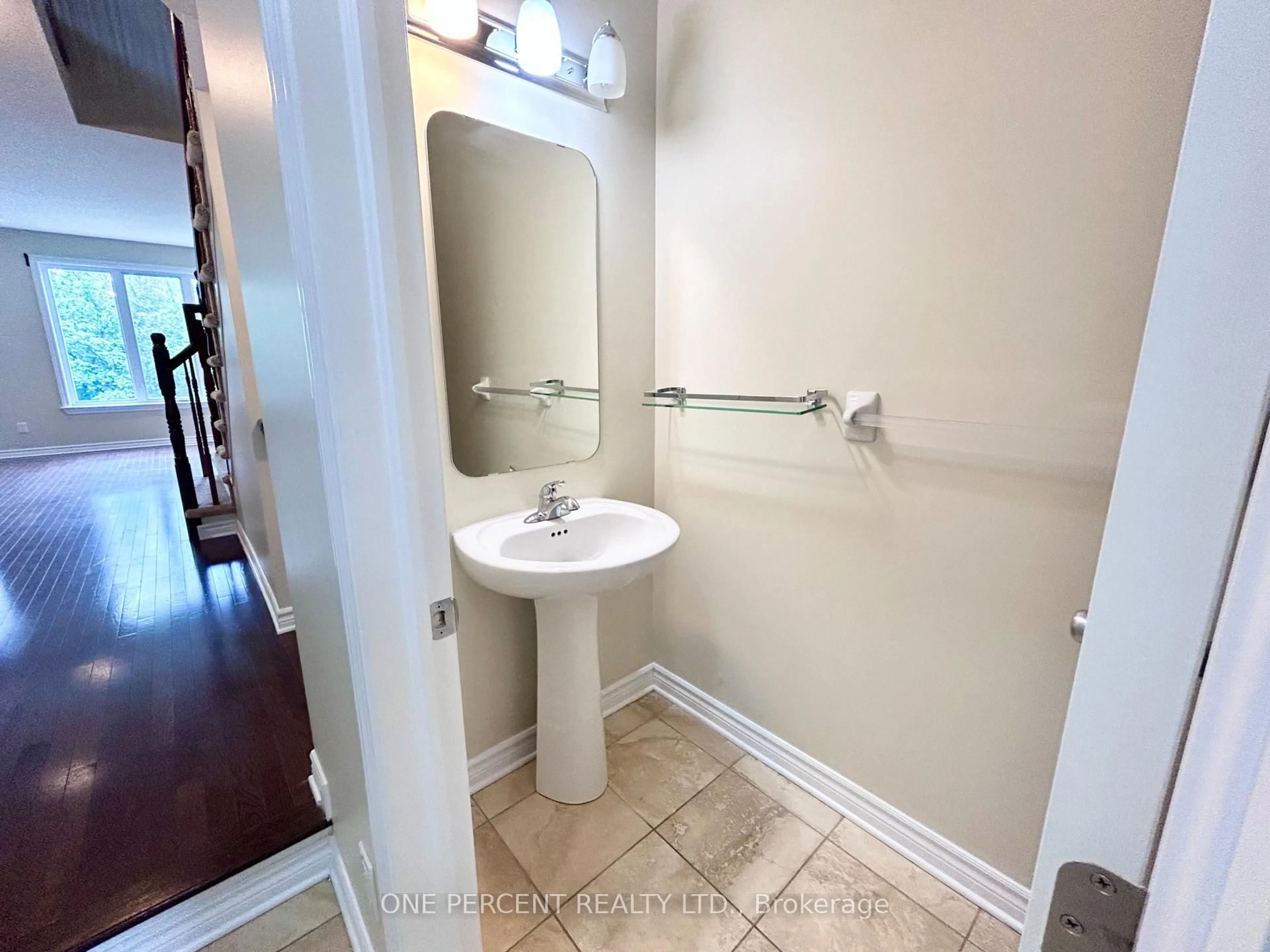 Standard bathroom, unknown for 213 Via San Marino St, Cornwall Ontario K6H 5R6