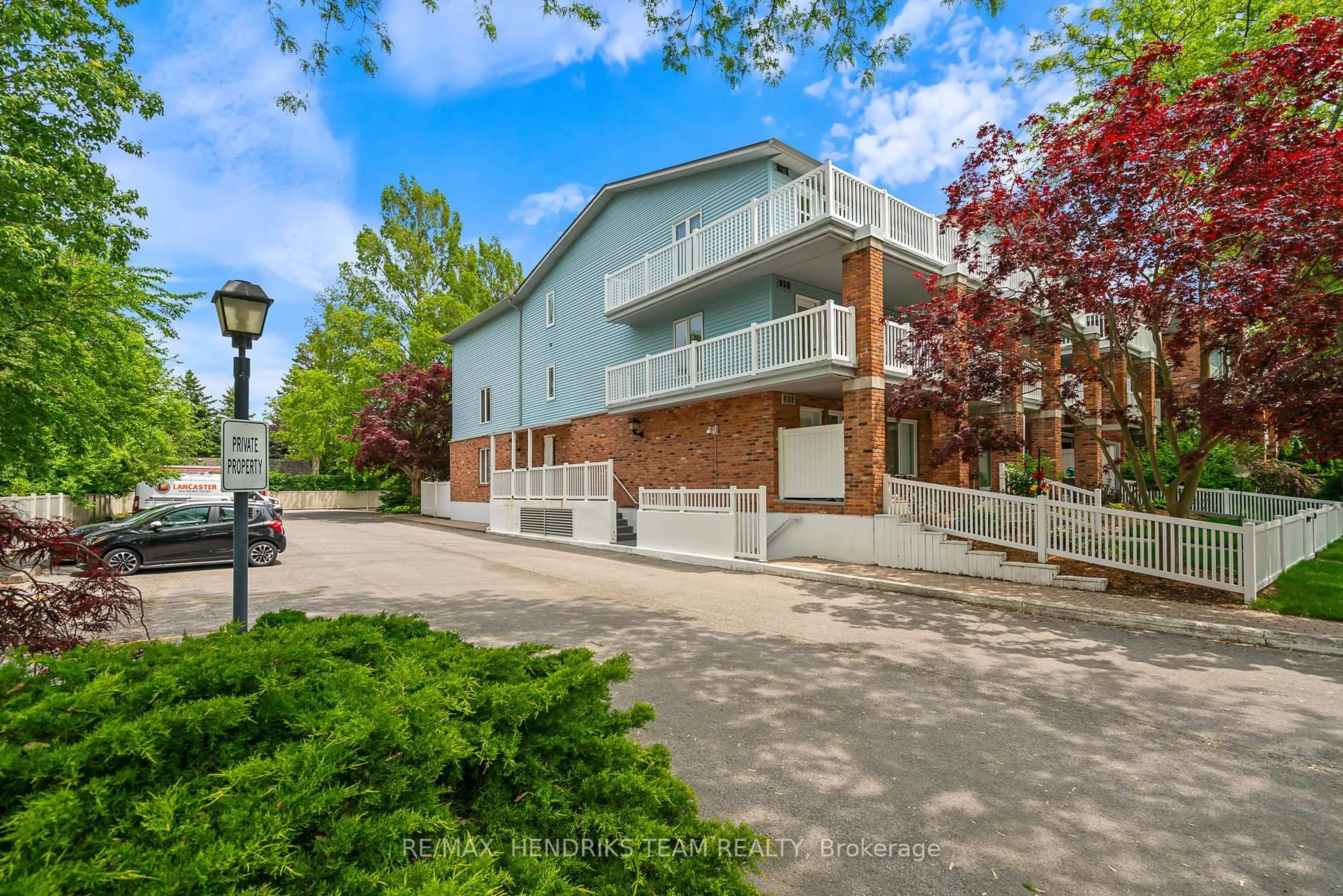 A pic from outside/outdoor area/front of a property/back of a property/a pic from drone, street for 70 Main St #203, St. Catharines Ontario L2N 4T9
