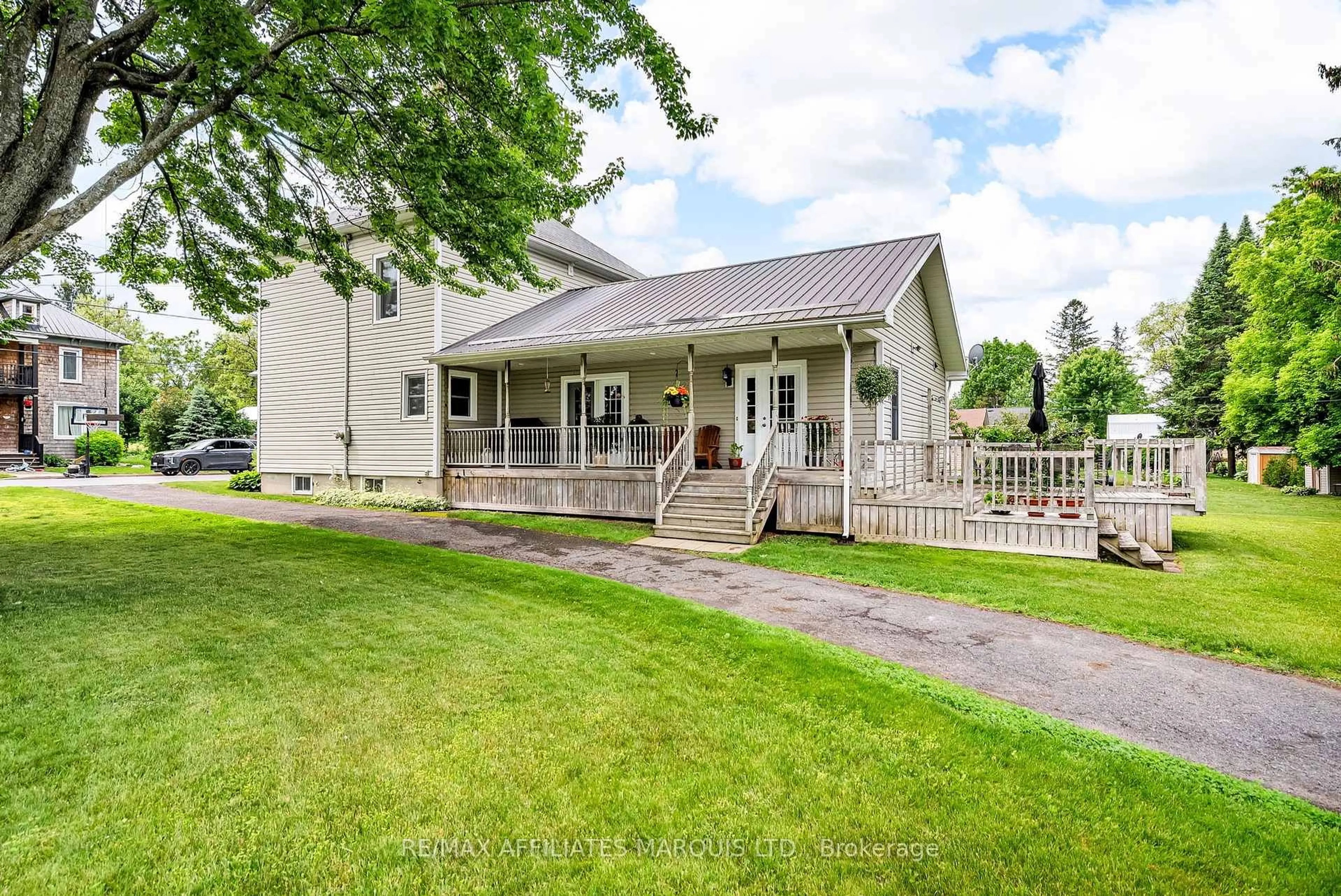 Unknown for 21 Peter St, North Glengarry Ontario K0C 1T0