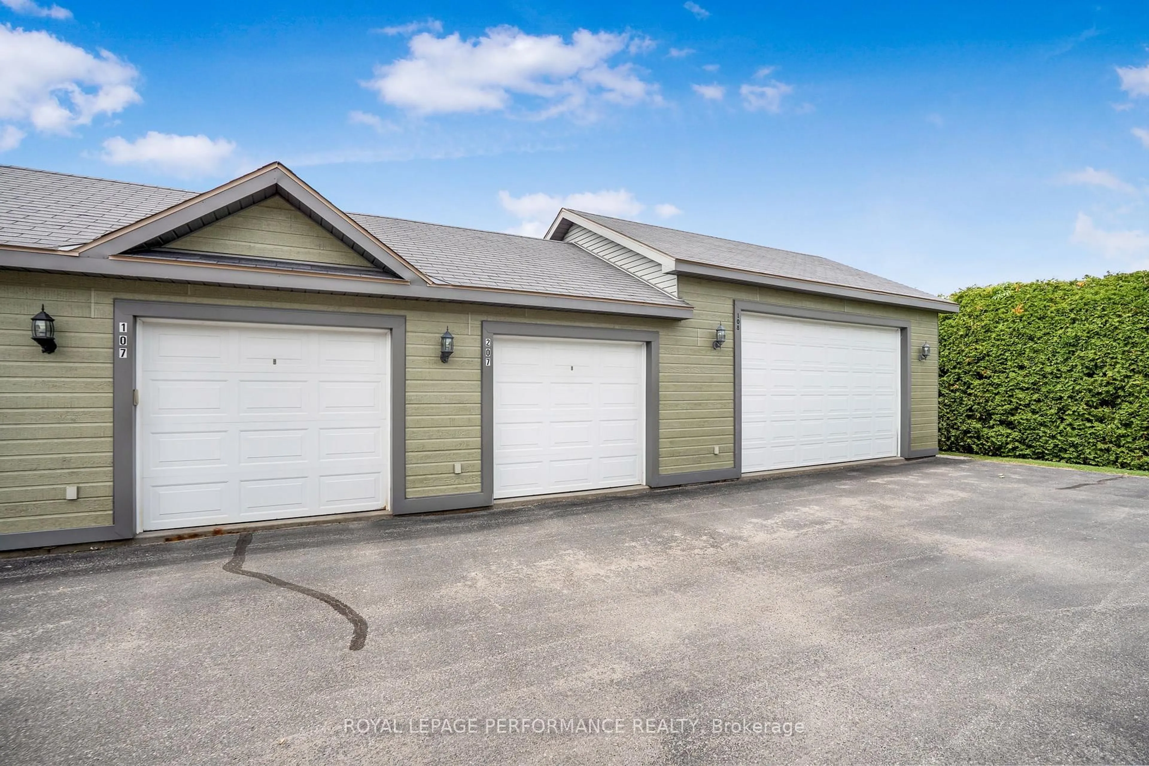 Indoor garage for 665 Nelson St #207, Hawkesbury Ontario K6A 0A3