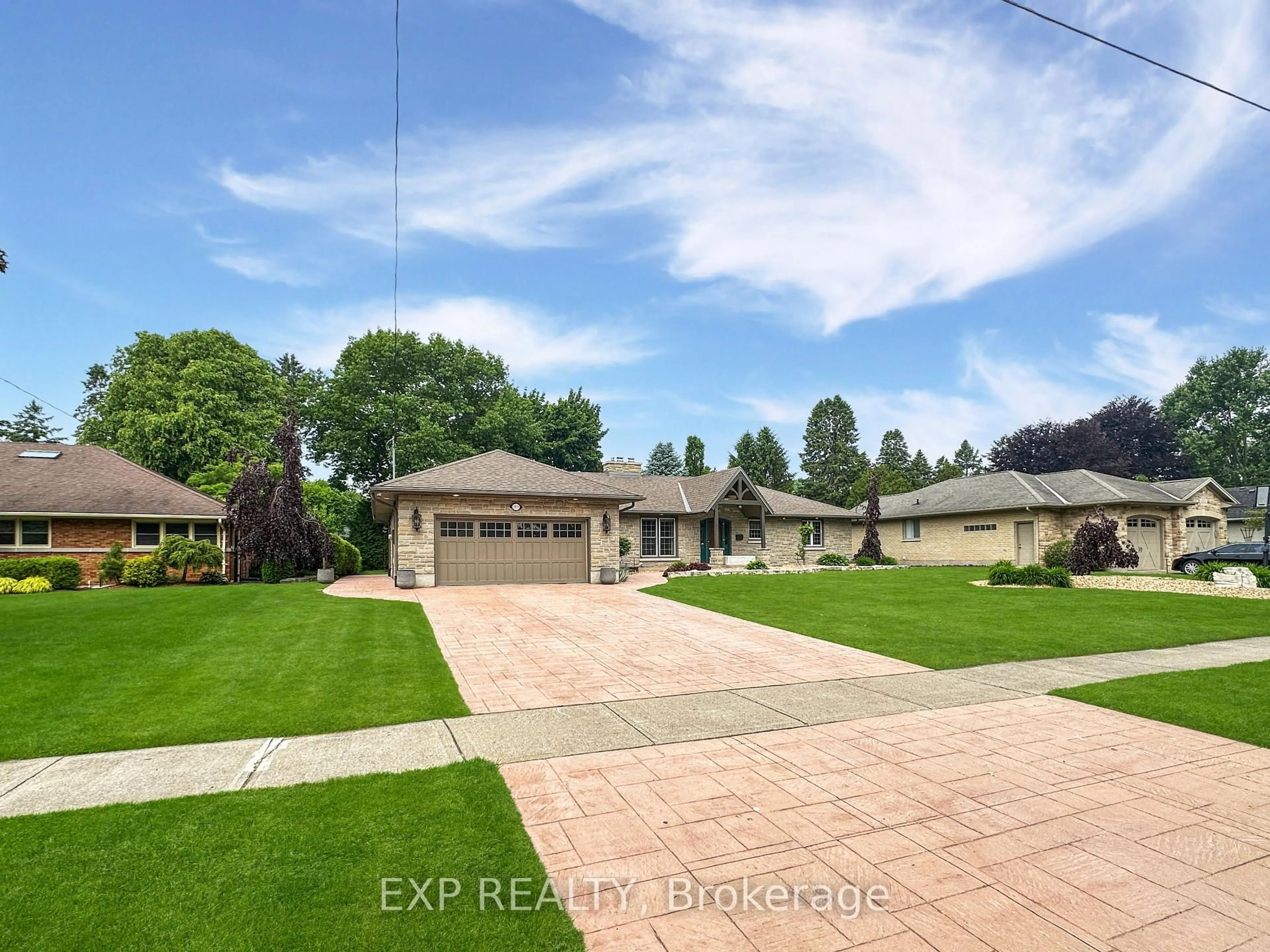 A pic from outside/outdoor area/front of a property/back of a property/a pic from drone, street for 1511 Geary Ave, London North Ontario N5X 1G6