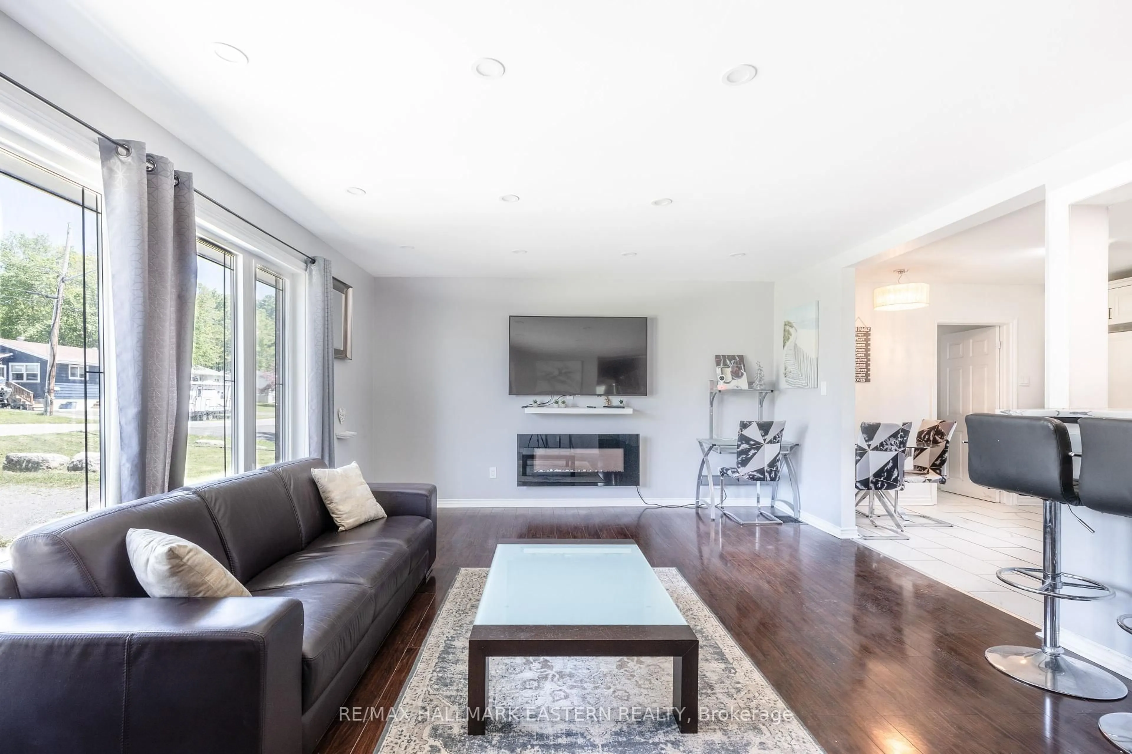 Living room with furniture, unknown for 7 Crawford Dr, Limoges Ontario K0K 2M0
