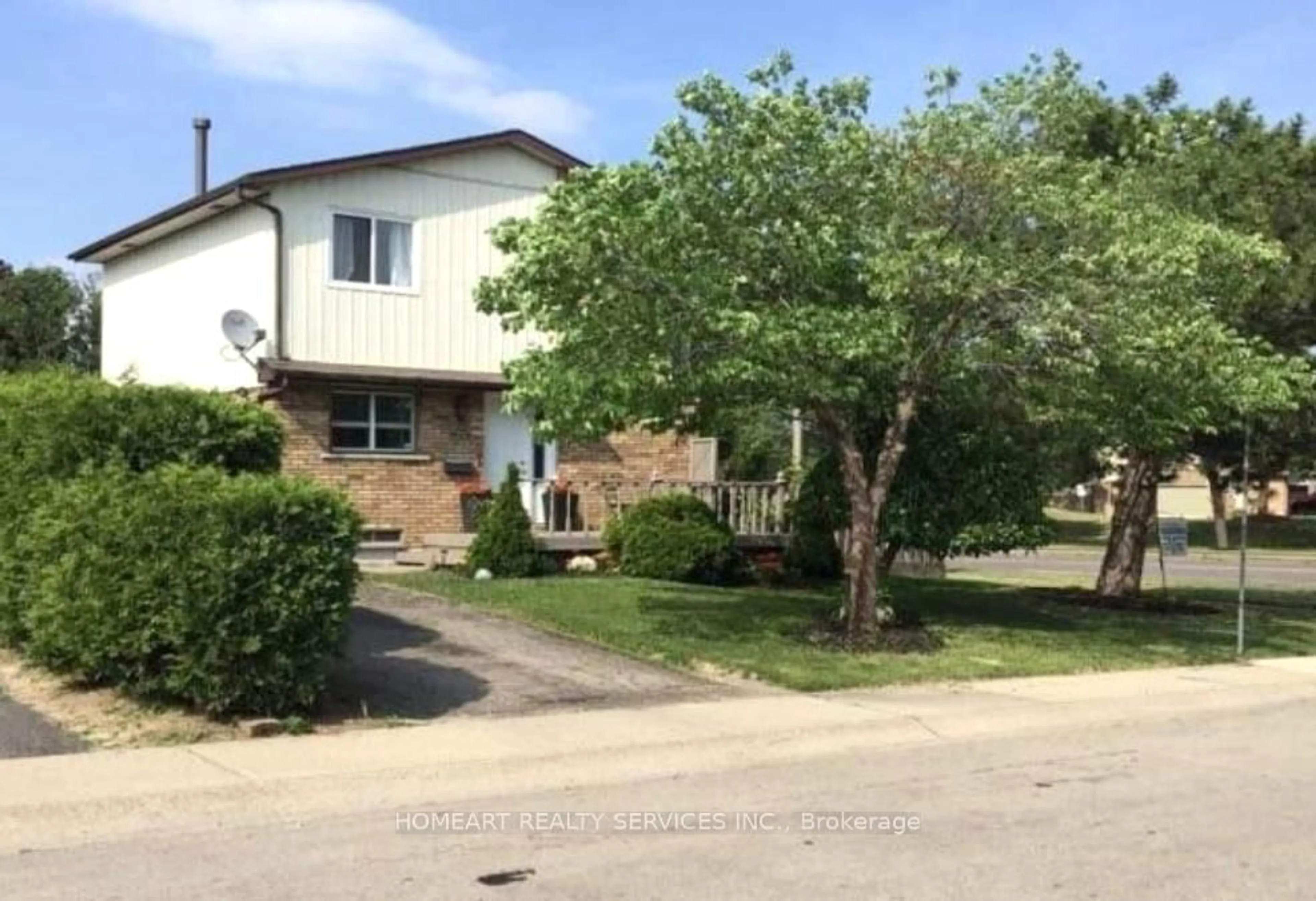 A pic from outside/outdoor area/front of a property/back of a property/a pic from drone, street for 77 Bixby Cres, Hamilton Ontario L8T 4X2
