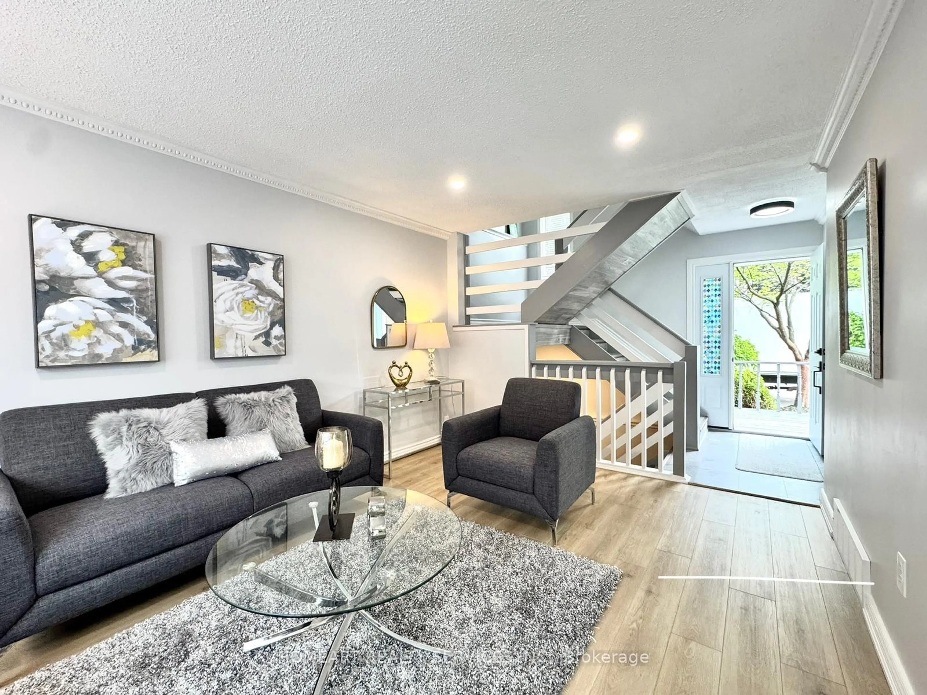 Living room with furniture, unknown for 77 Bixby Cres, Hamilton Ontario L8T 4X2