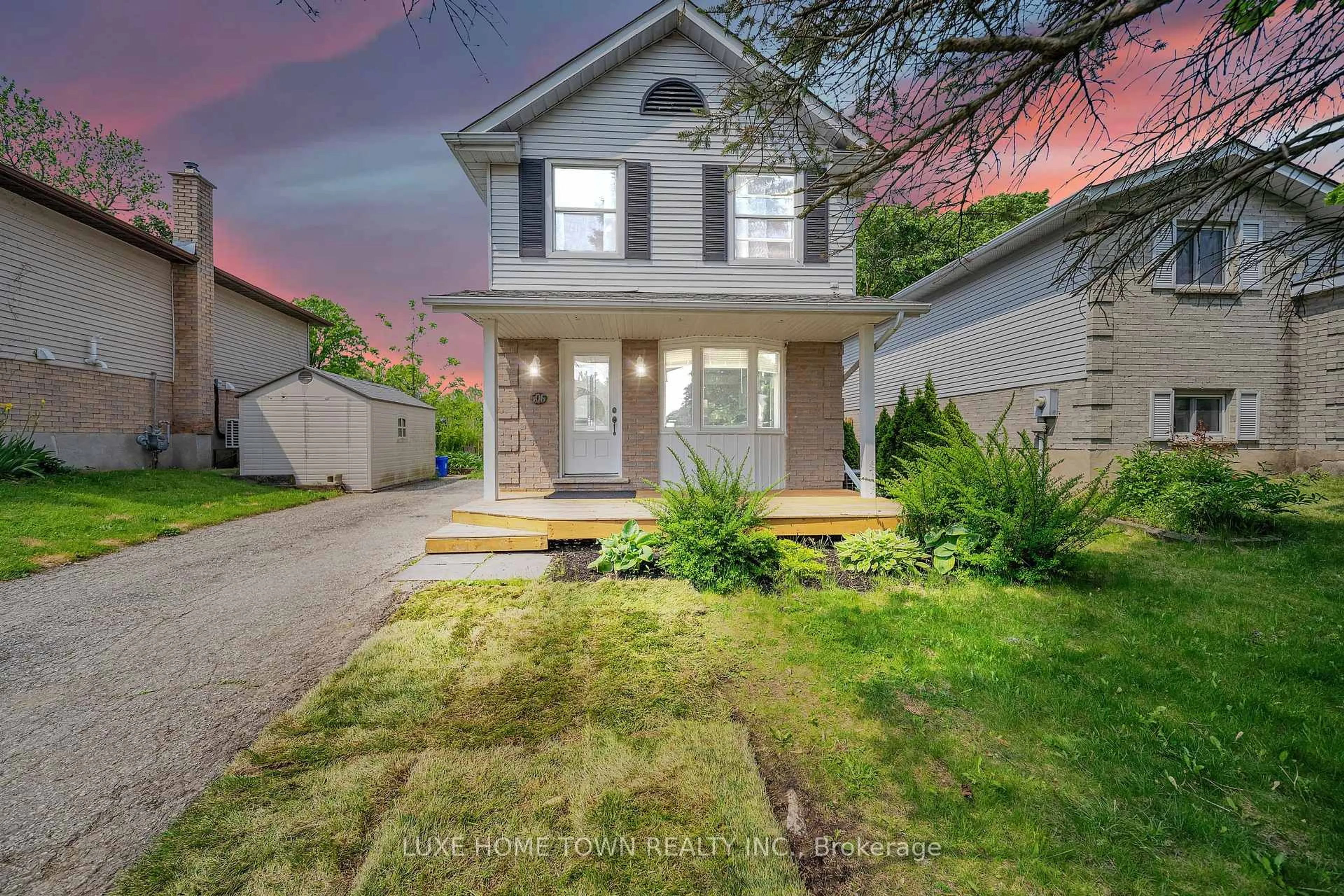 Home with vinyl exterior material, street for 506 Halberstadt Circ, Cambridge Ontario N2H 5J7