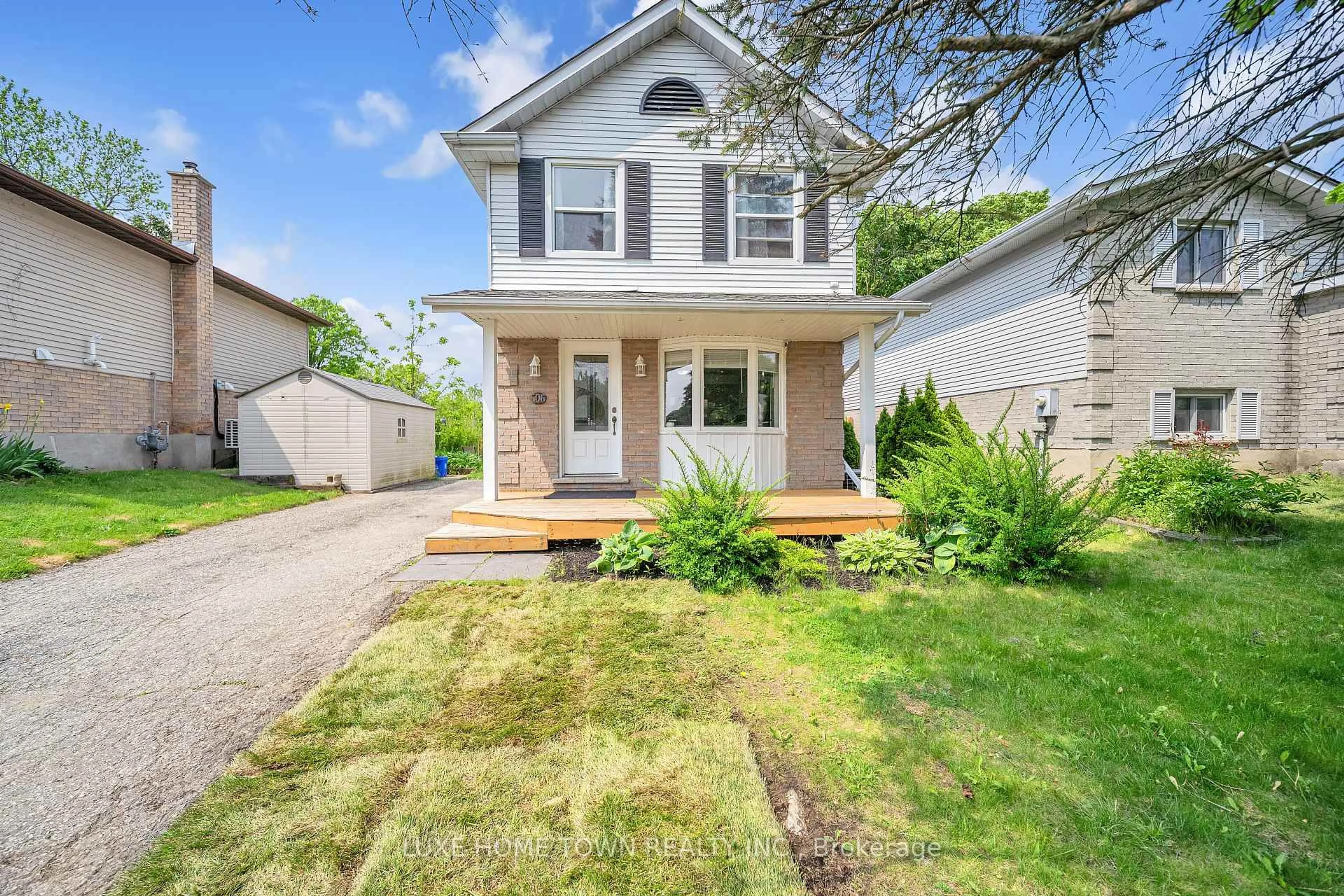 Home with vinyl exterior material, street for 506 Halberstadt Circ, Cambridge Ontario N2H 5J7