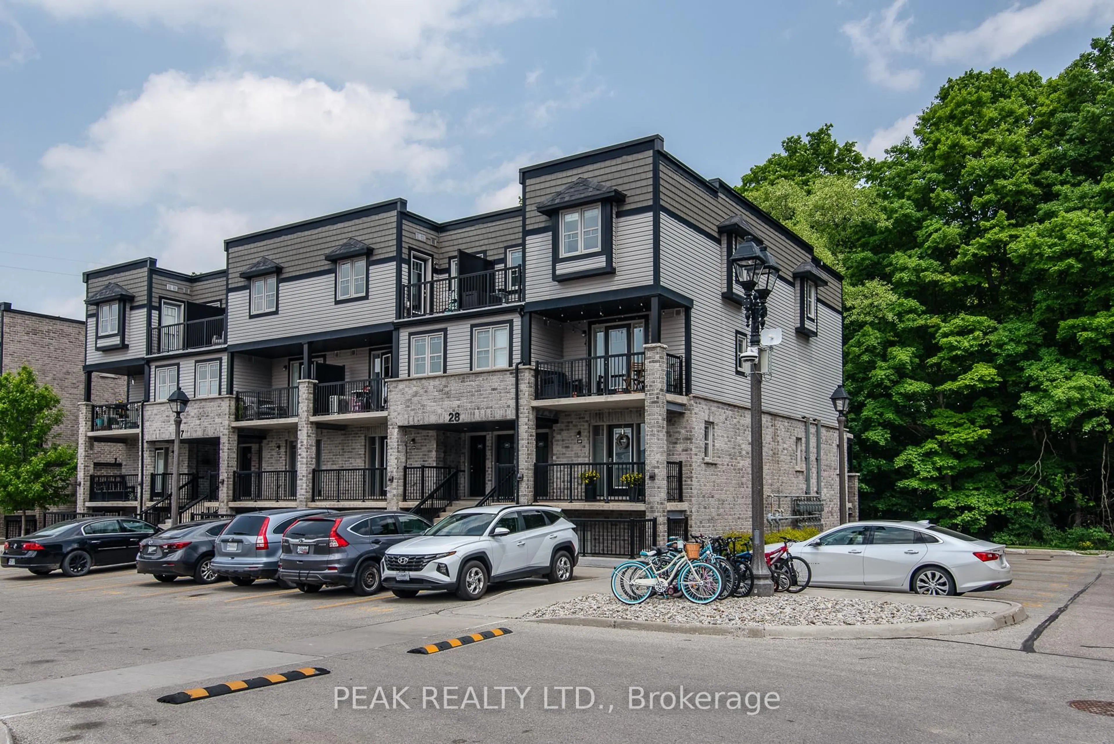 A pic from outside/outdoor area/front of a property/back of a property/a pic from drone, unknown for 1989 Ottawa St #28F, Kitchener Ontario N2E 0G7