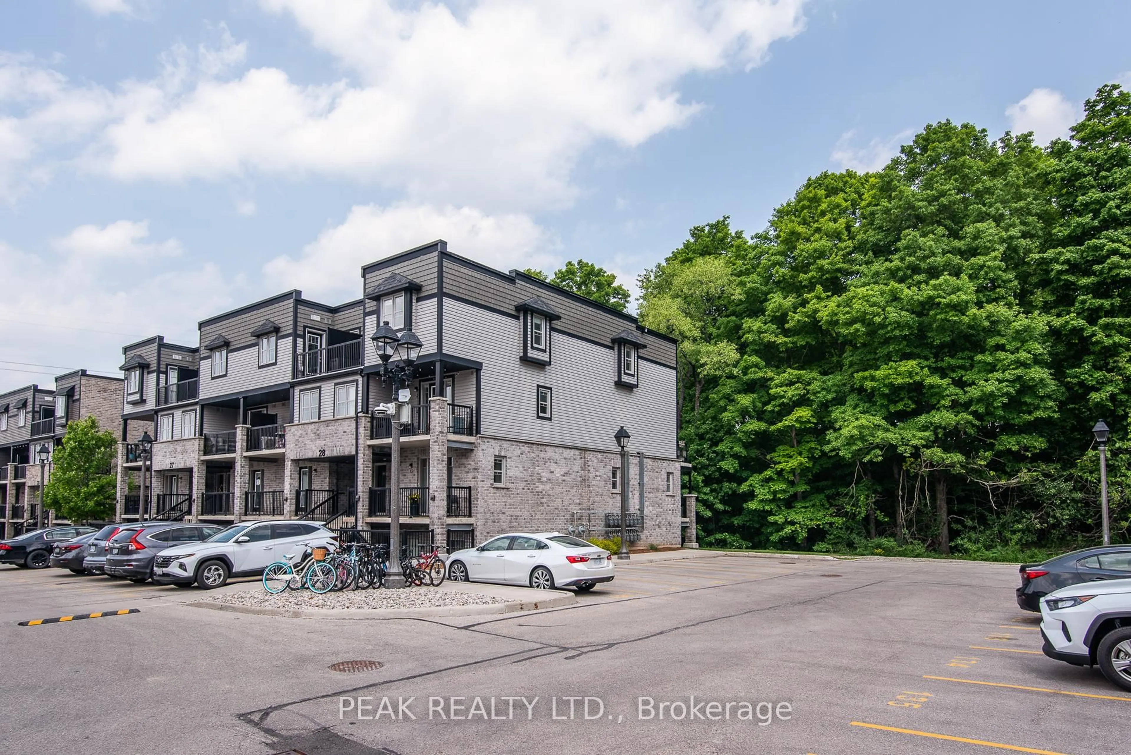 A pic from outside/outdoor area/front of a property/back of a property/a pic from drone, building for 1989 Ottawa St #28F, Kitchener Ontario N2E 0G7