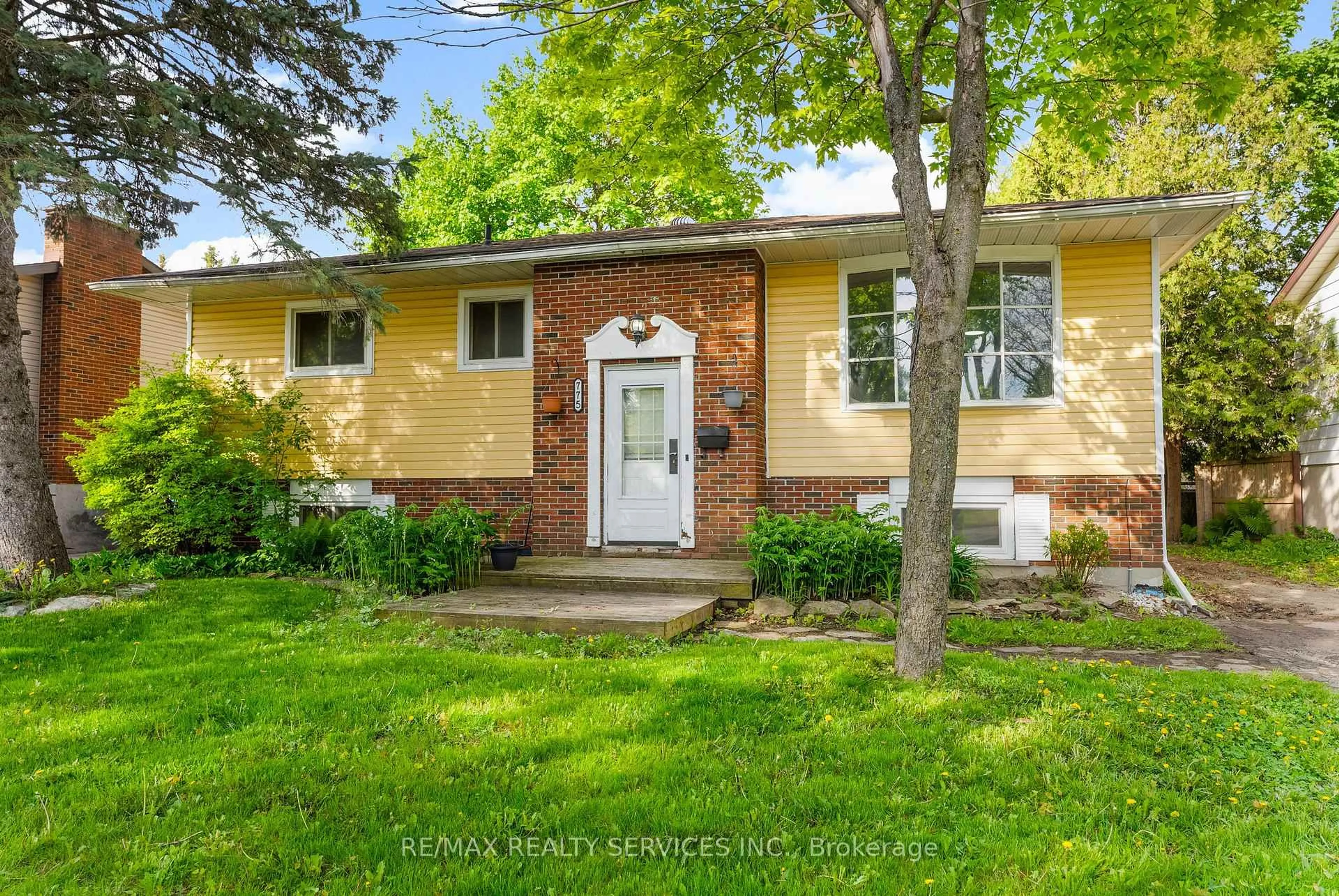 Unknown for 775 Tupper St, Brockville Ontario K6V 6A1