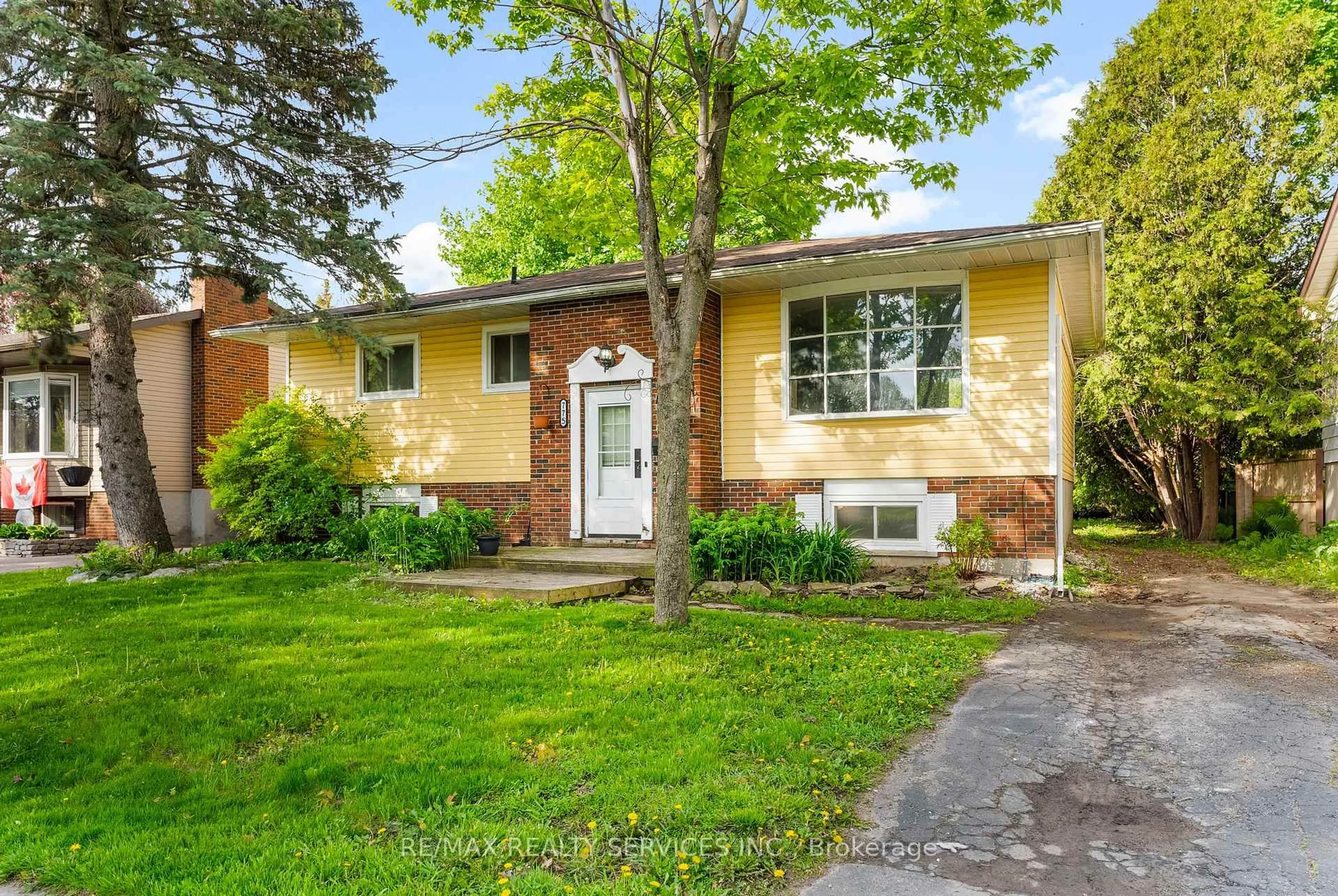 Unknown for 775 Tupper St, Brockville Ontario K6V 6A1