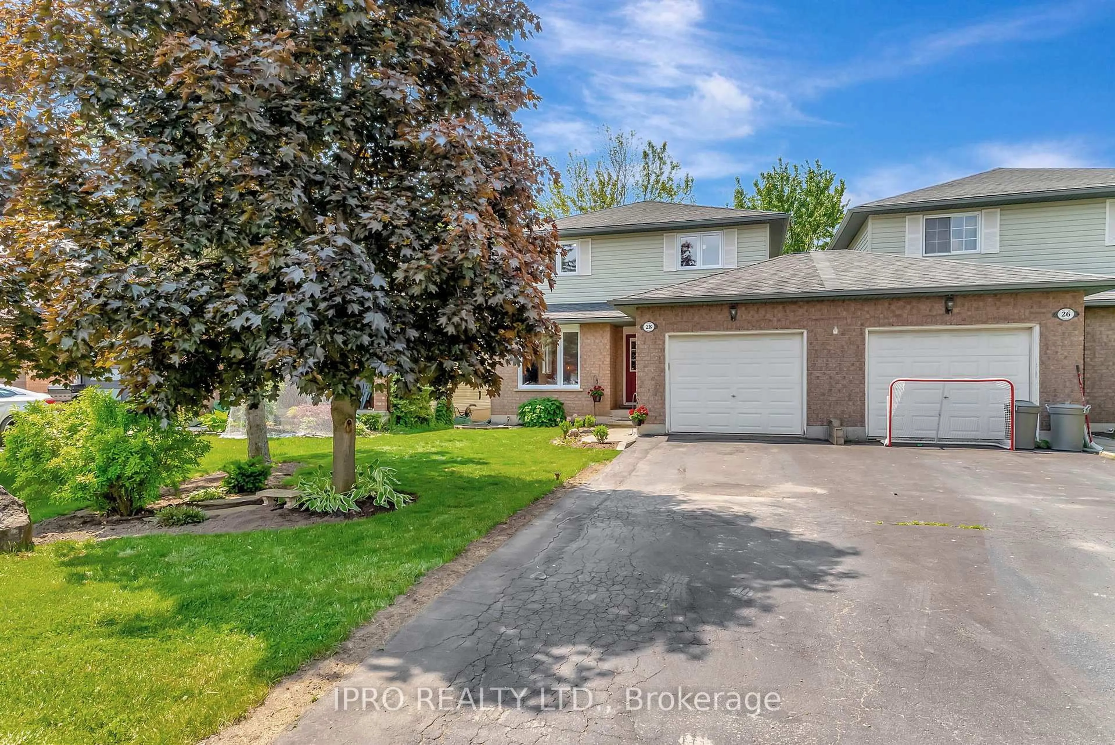 A pic from outside/outdoor area/front of a property/back of a property/a pic from drone, street for 28 Celtic Dr, Haldimand Ontario N3W 2L5