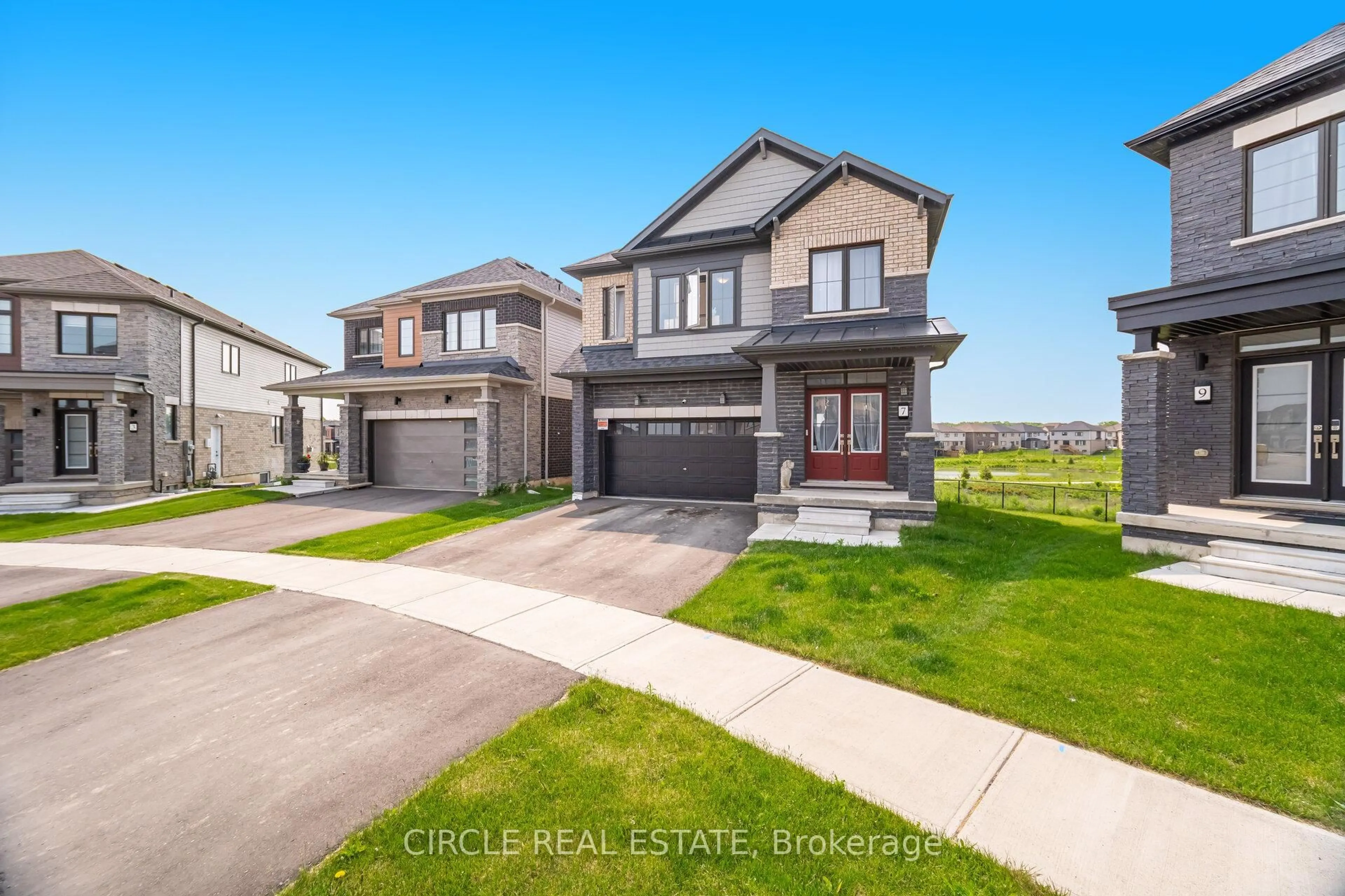 Unknown for 7 Bee Cres, Brantford Ontario N3T 0V7