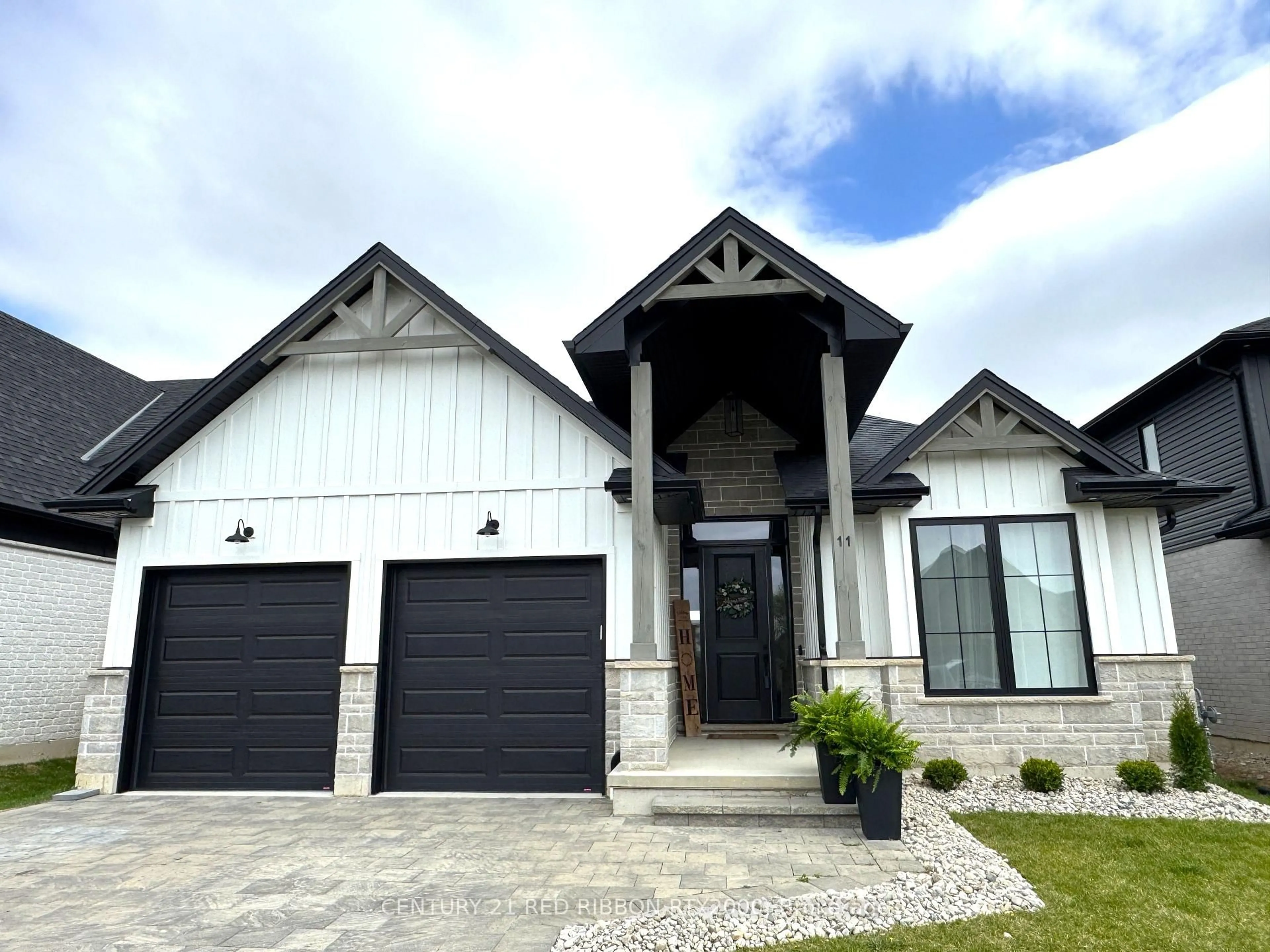 Home with brick exterior material, street for 11 BRISCOE Cres, Strathroy-Caradoc Ontario N7G 4E1