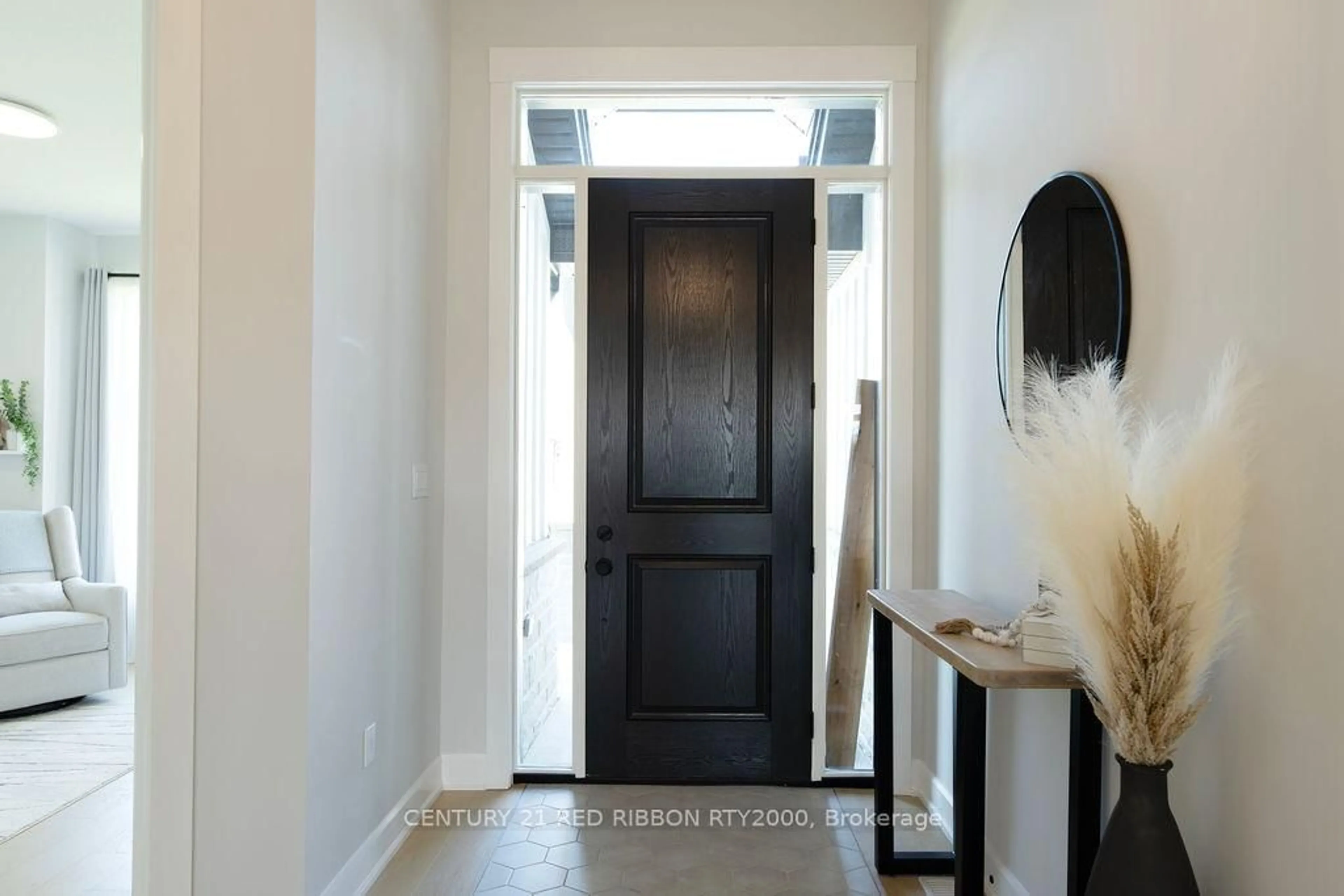 Indoor entryway for 11 BRISCOE Cres, Strathroy-Caradoc Ontario N7G 4E1