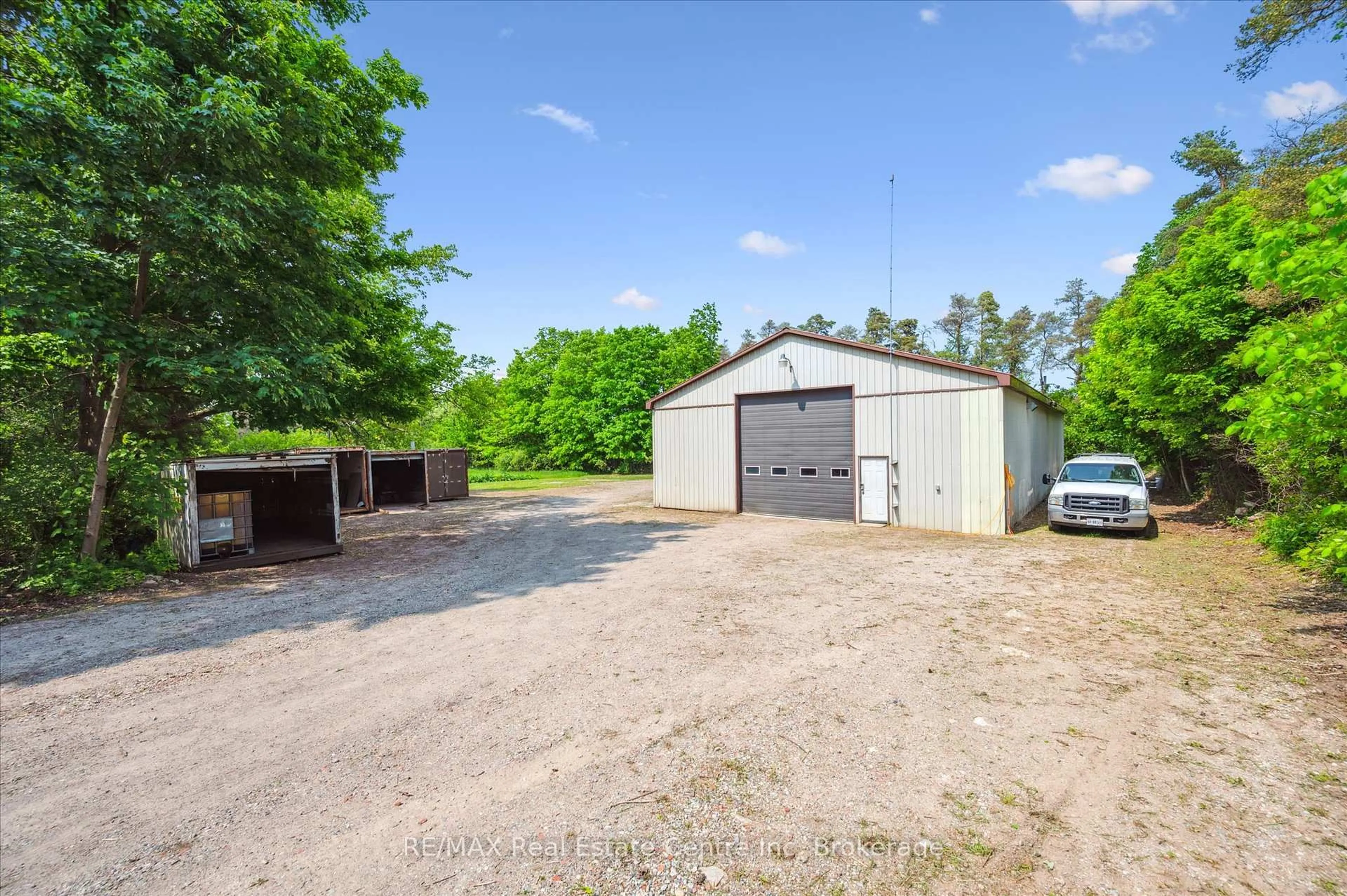 A pic from outside/outdoor area/front of a property/back of a property/a pic from drone, building for 4871 Wellington Road 29 Rd, Guelph/Eramosa Ontario N1H 6H8