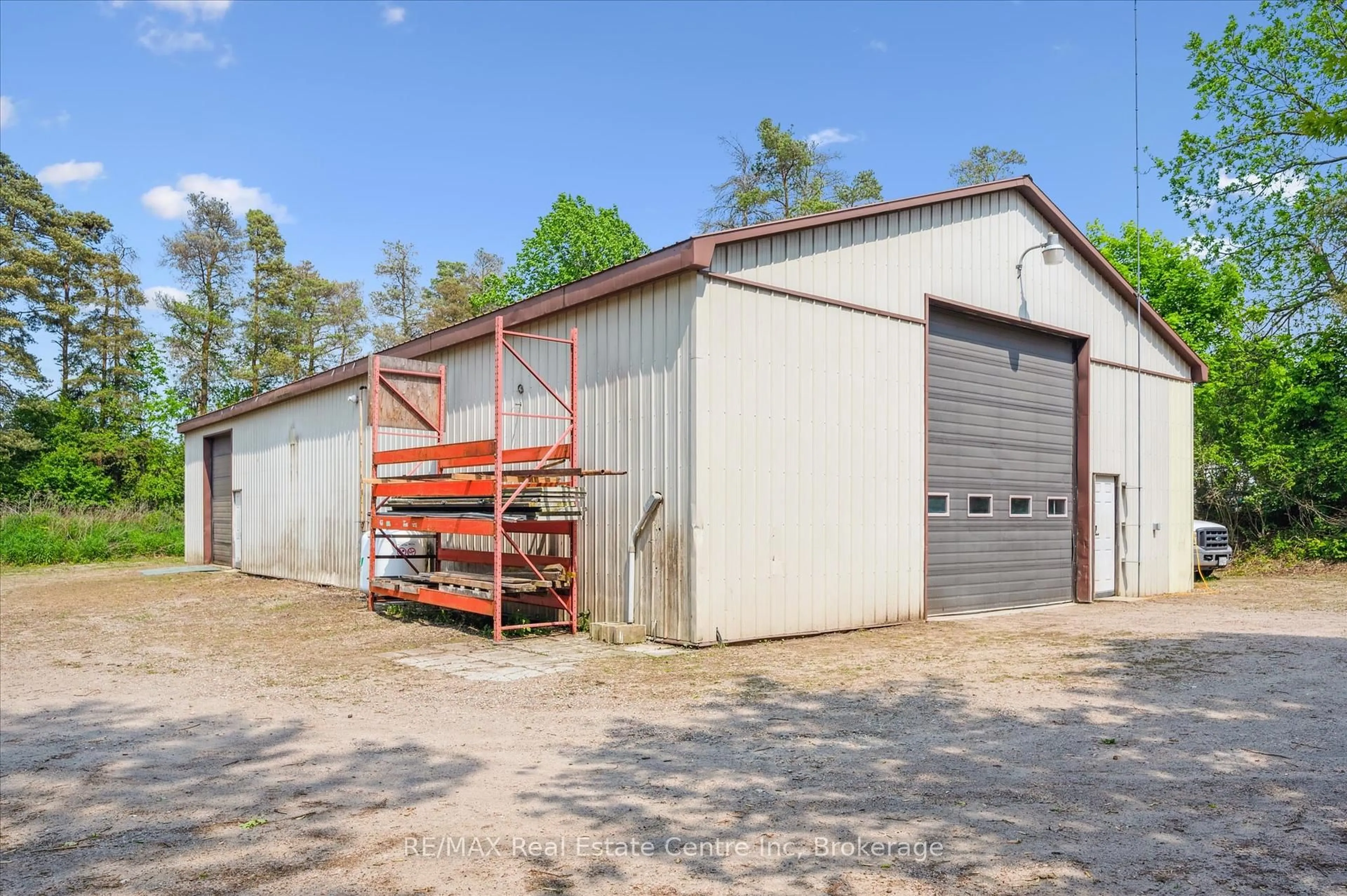 Shed for 4871 Wellington Road 29 Rd, Guelph/Eramosa Ontario N1H 6H8