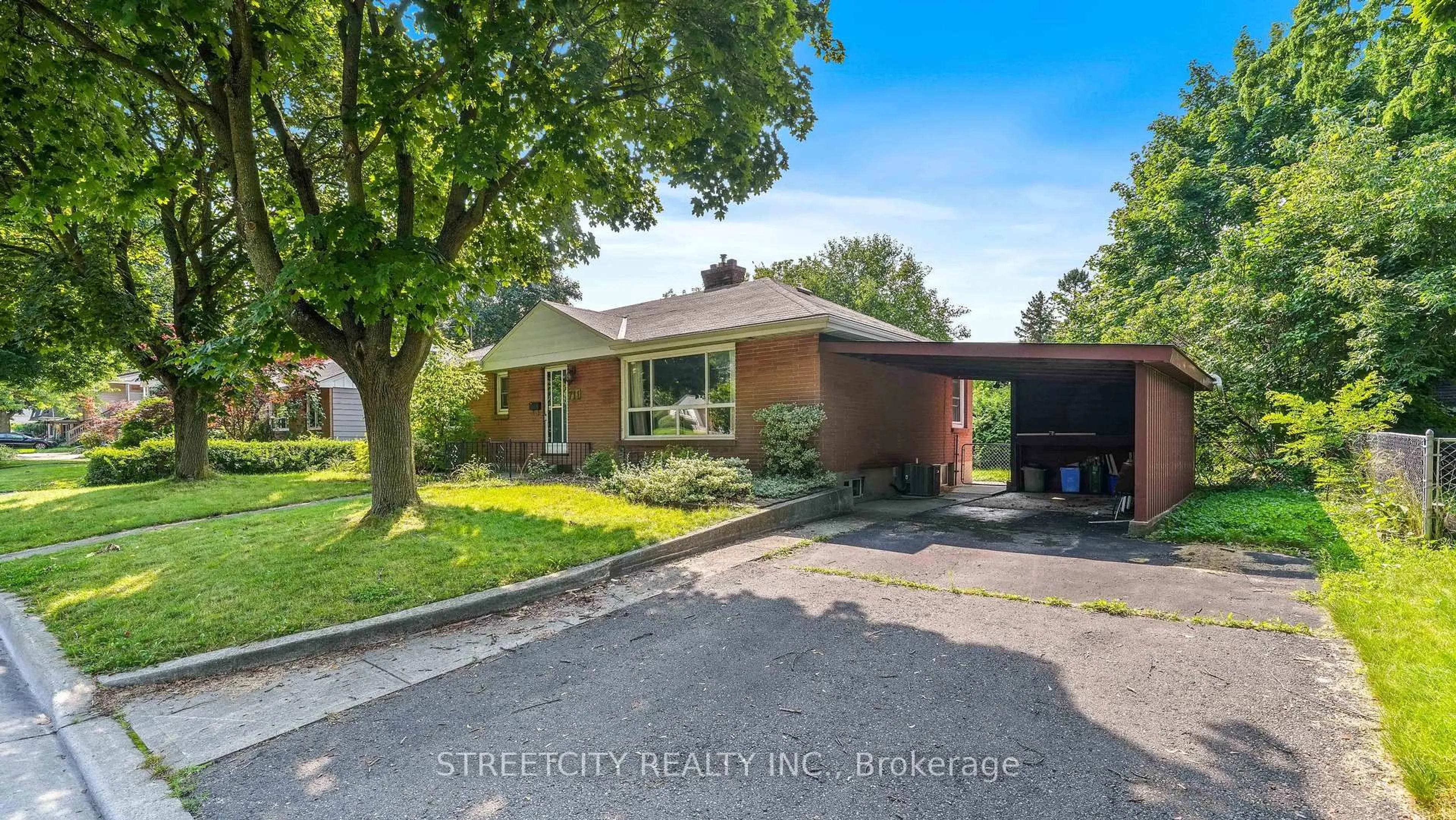 Home with brick exterior material, street for 711 Victoria St, London East Ontario N5Y 4C5