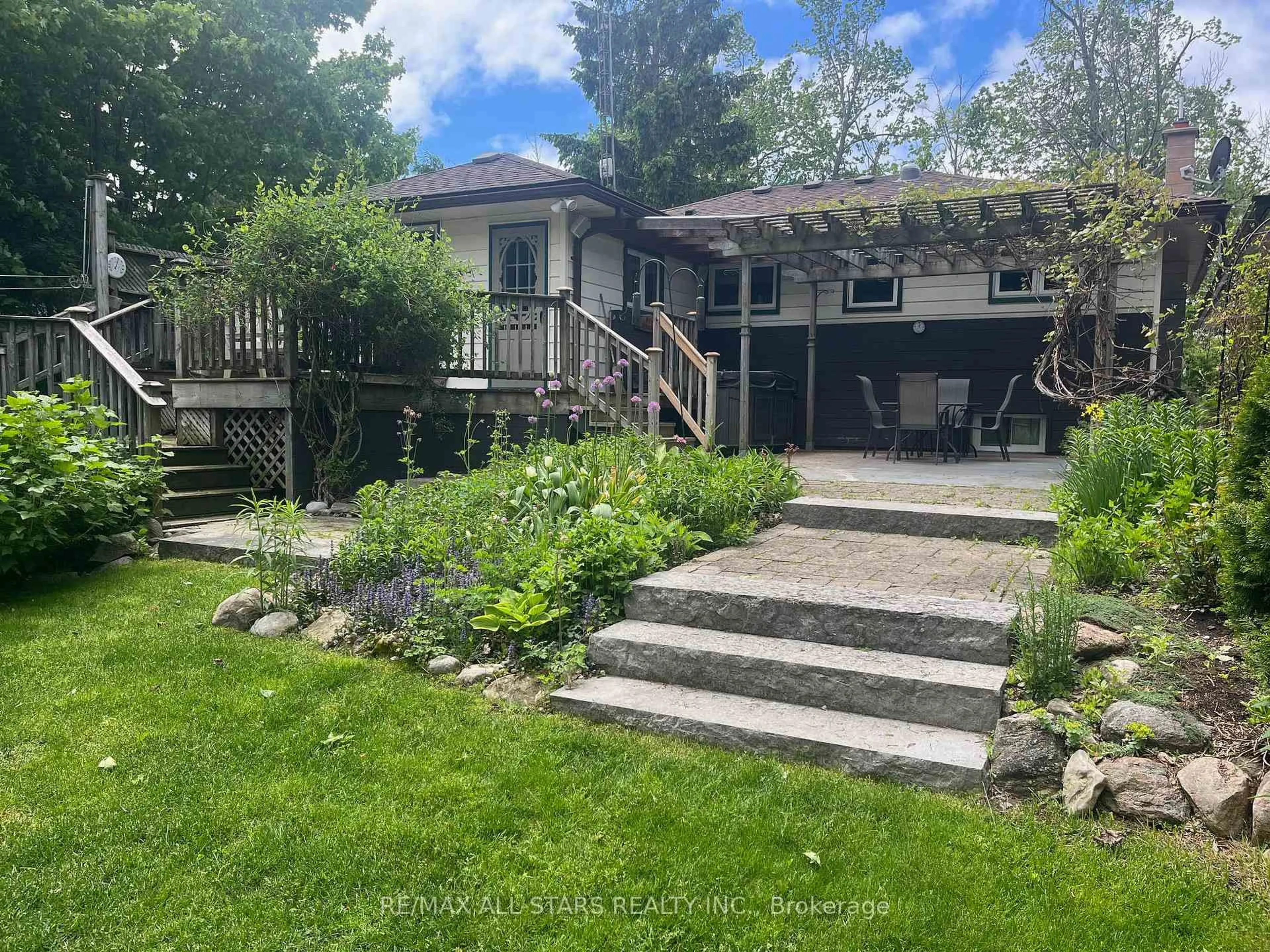 Patio, unknown for 690 Post Rd, Kawartha Lakes Ontario K0L 2X0
