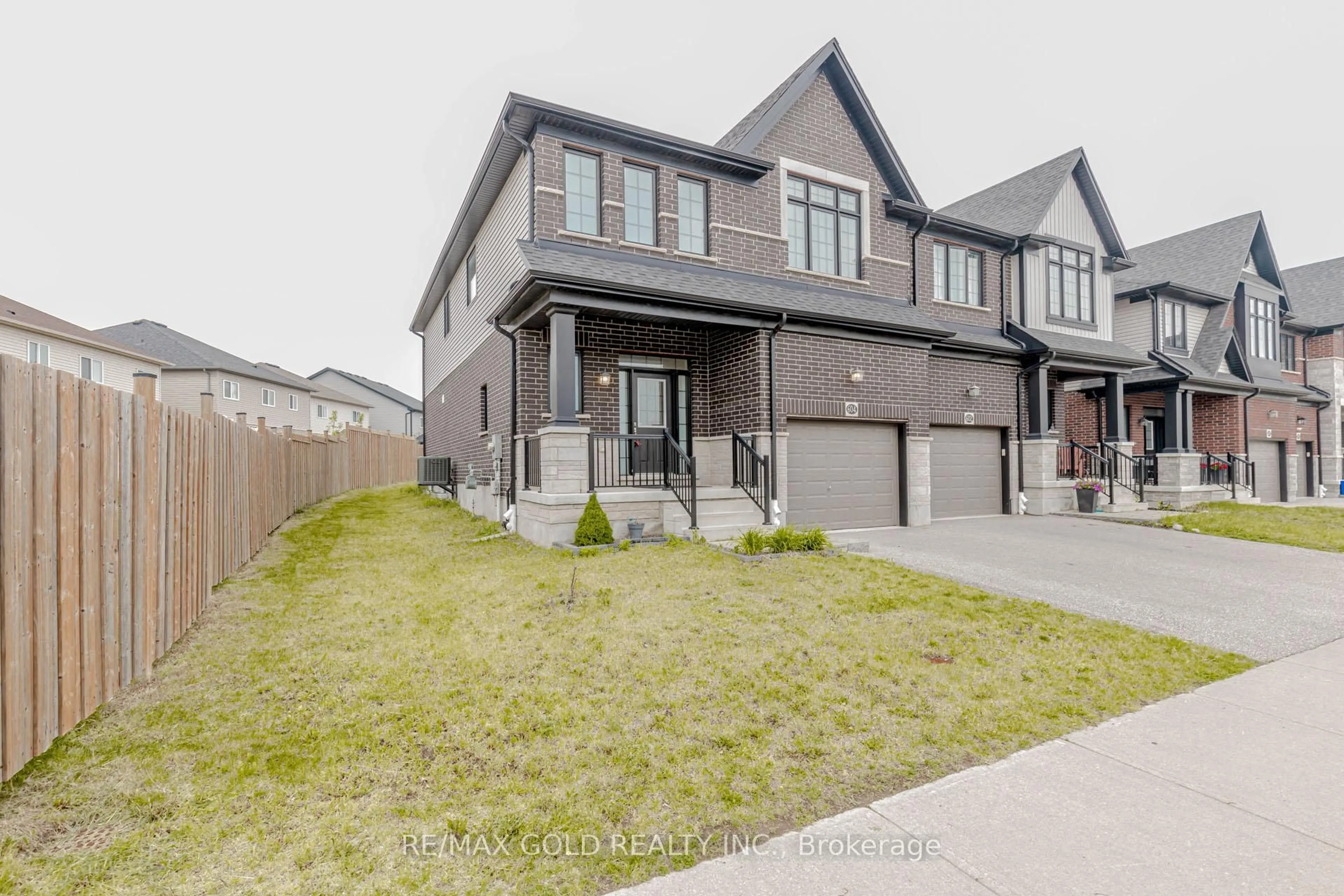 Home with brick exterior material, street for 604 Blair Creek Dr, Kitchener Ontario N2P 0E7