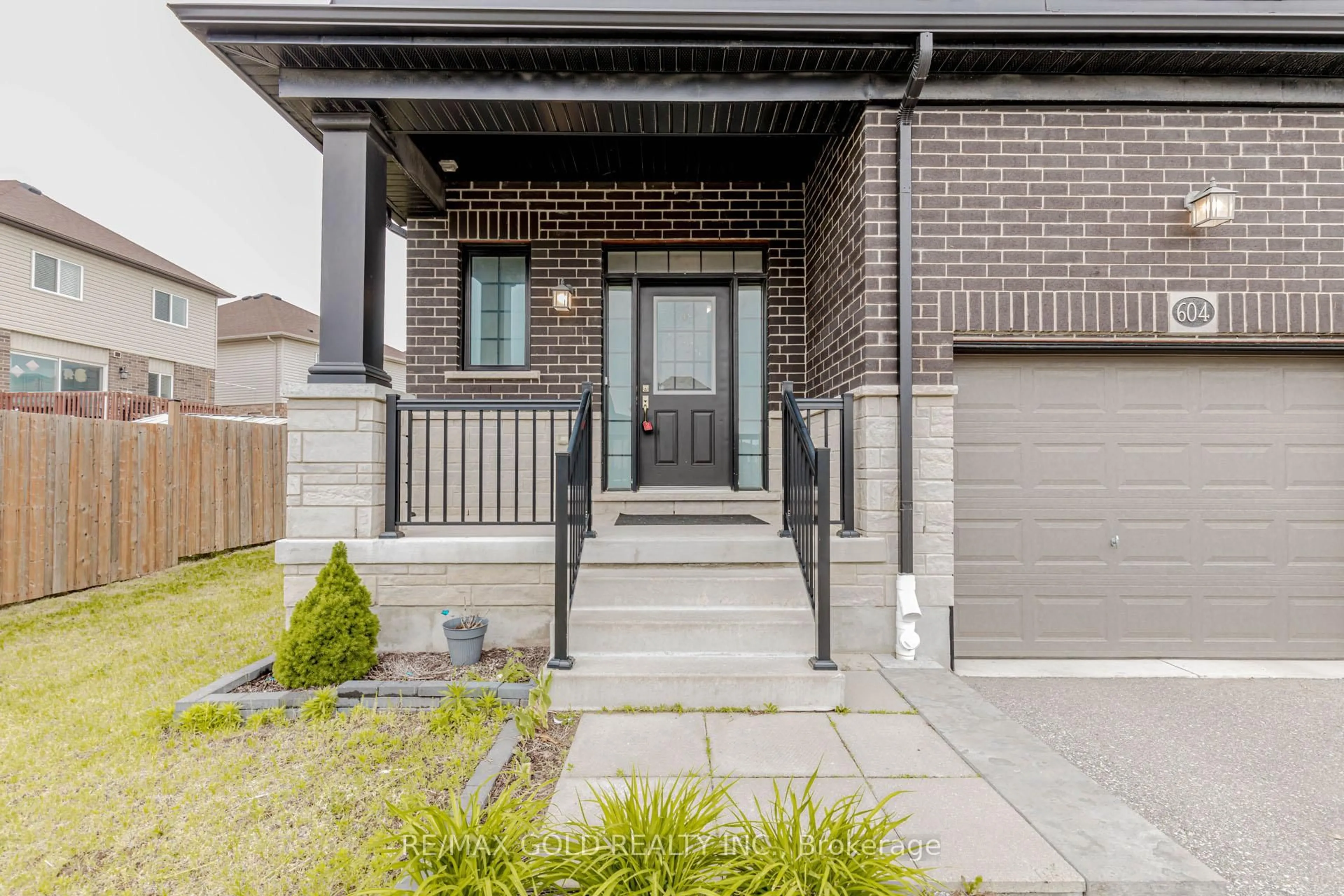 Home with brick exterior material, street for 604 Blair Creek Dr, Kitchener Ontario N2P 0E7