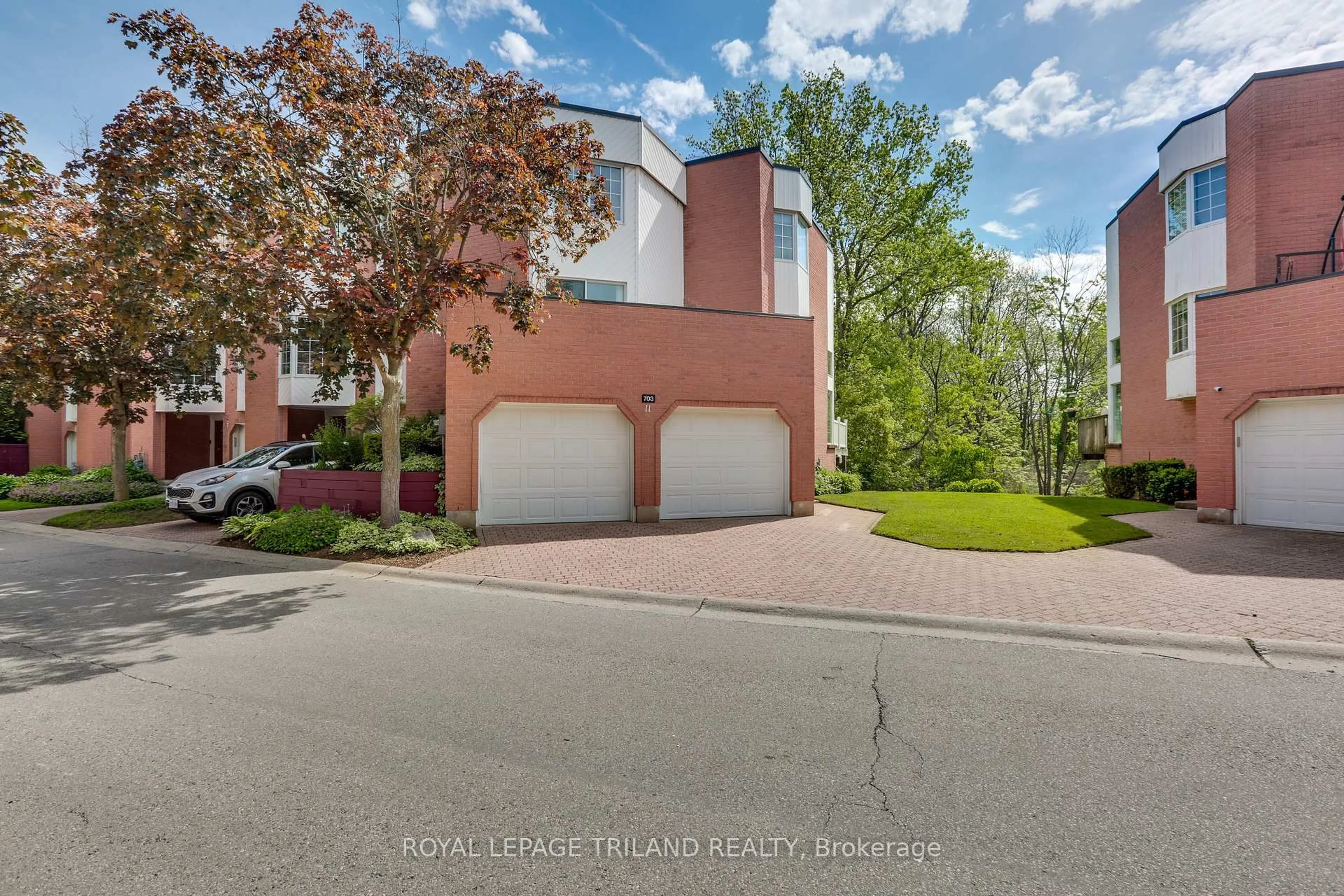 Unknown for 703 Windermere Rd #11, London North Ontario N5X 2P1