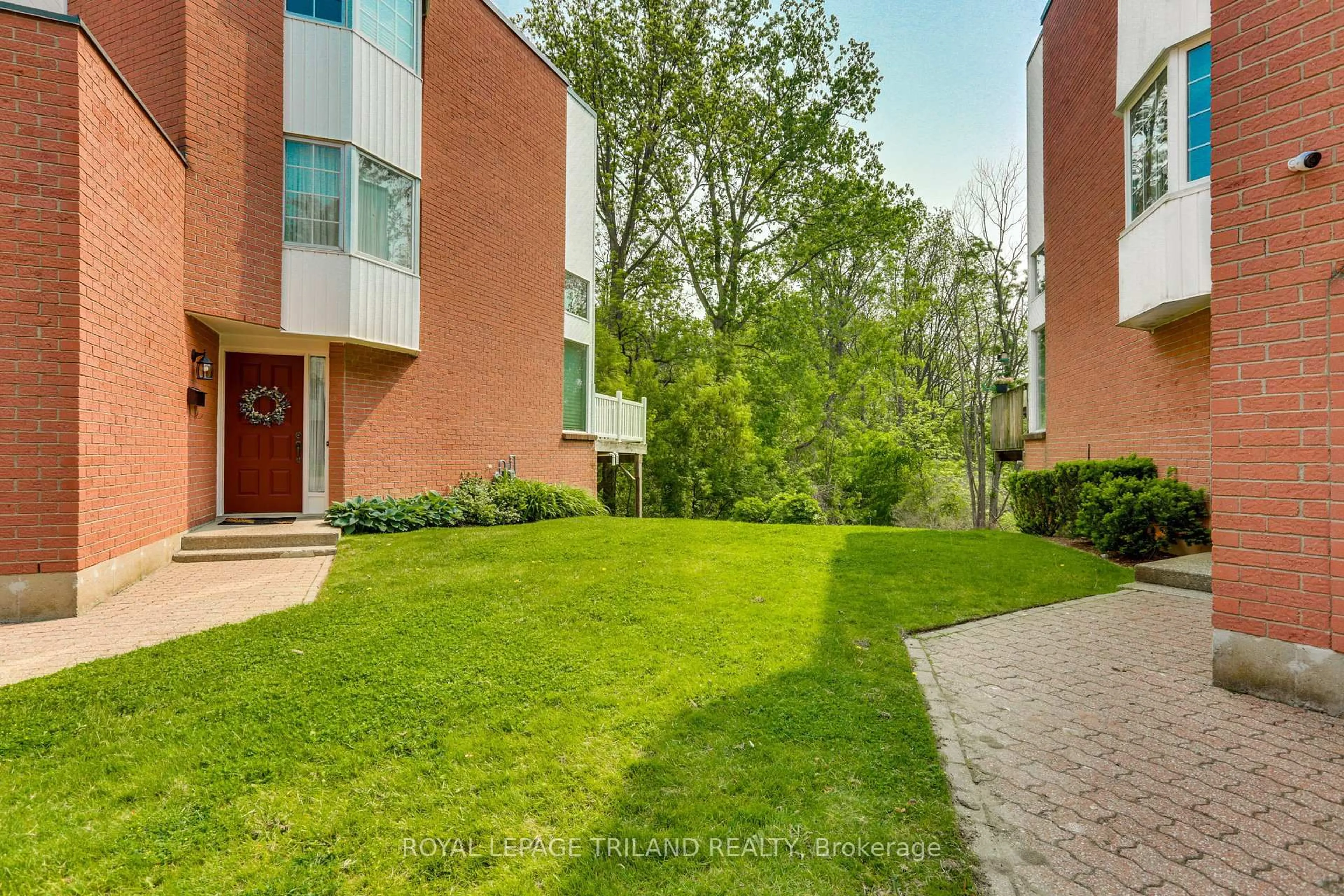 Unknown for 703 Windermere Rd #11, London North Ontario N5X 2P1