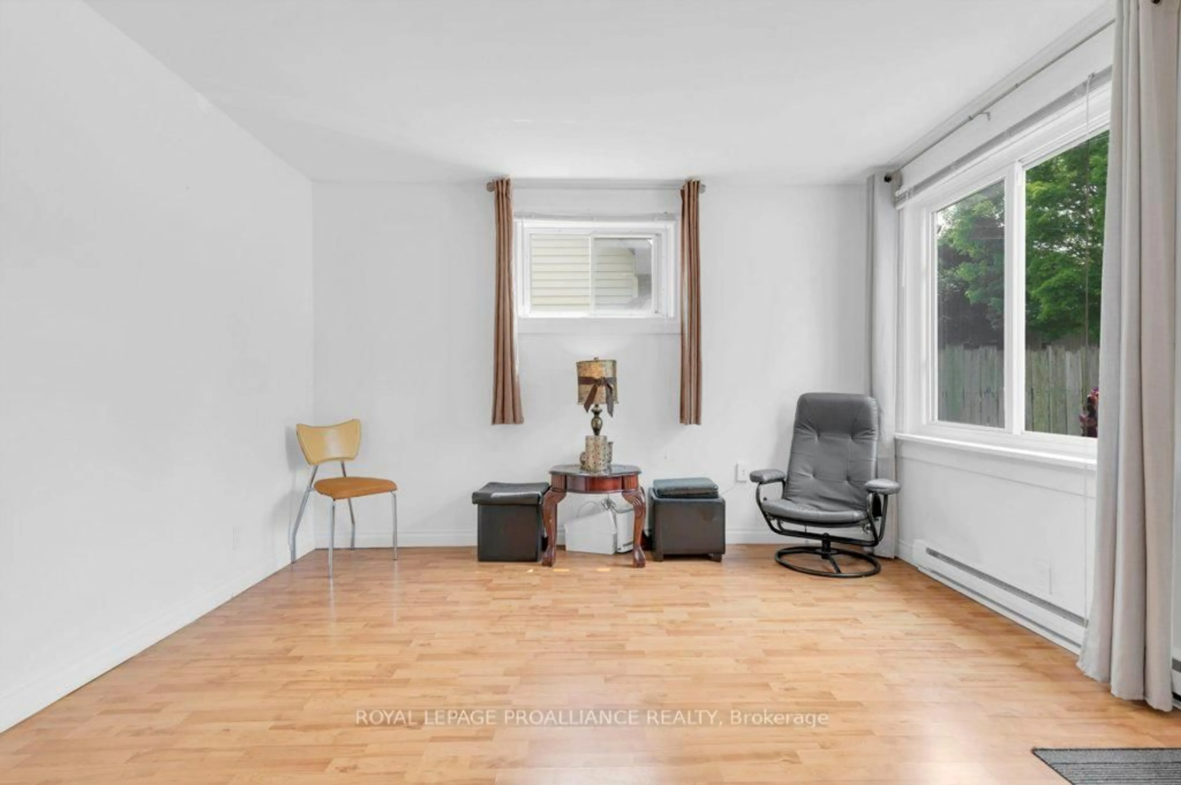 Living room with furniture, unknown for 77 Frank St, Belleville Ontario K8P 3V5