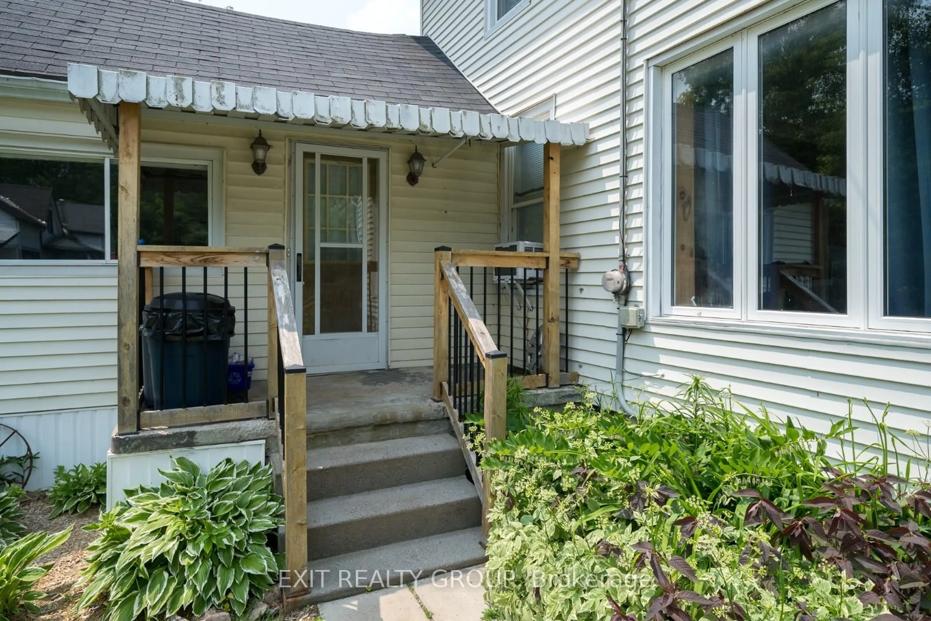 Indoor entryway for 6008 County Road 41, Stone Mills Ontario K0K 2A0